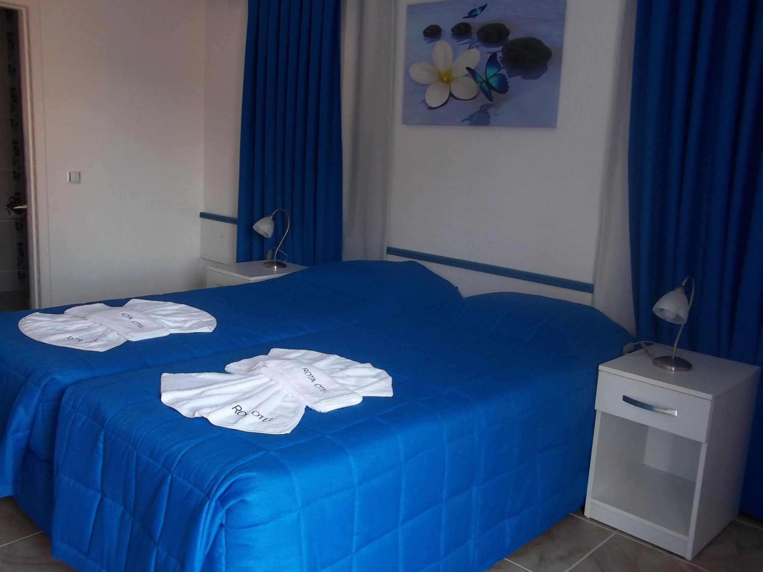 Photo of the whole room, Bed in Rota Hotel