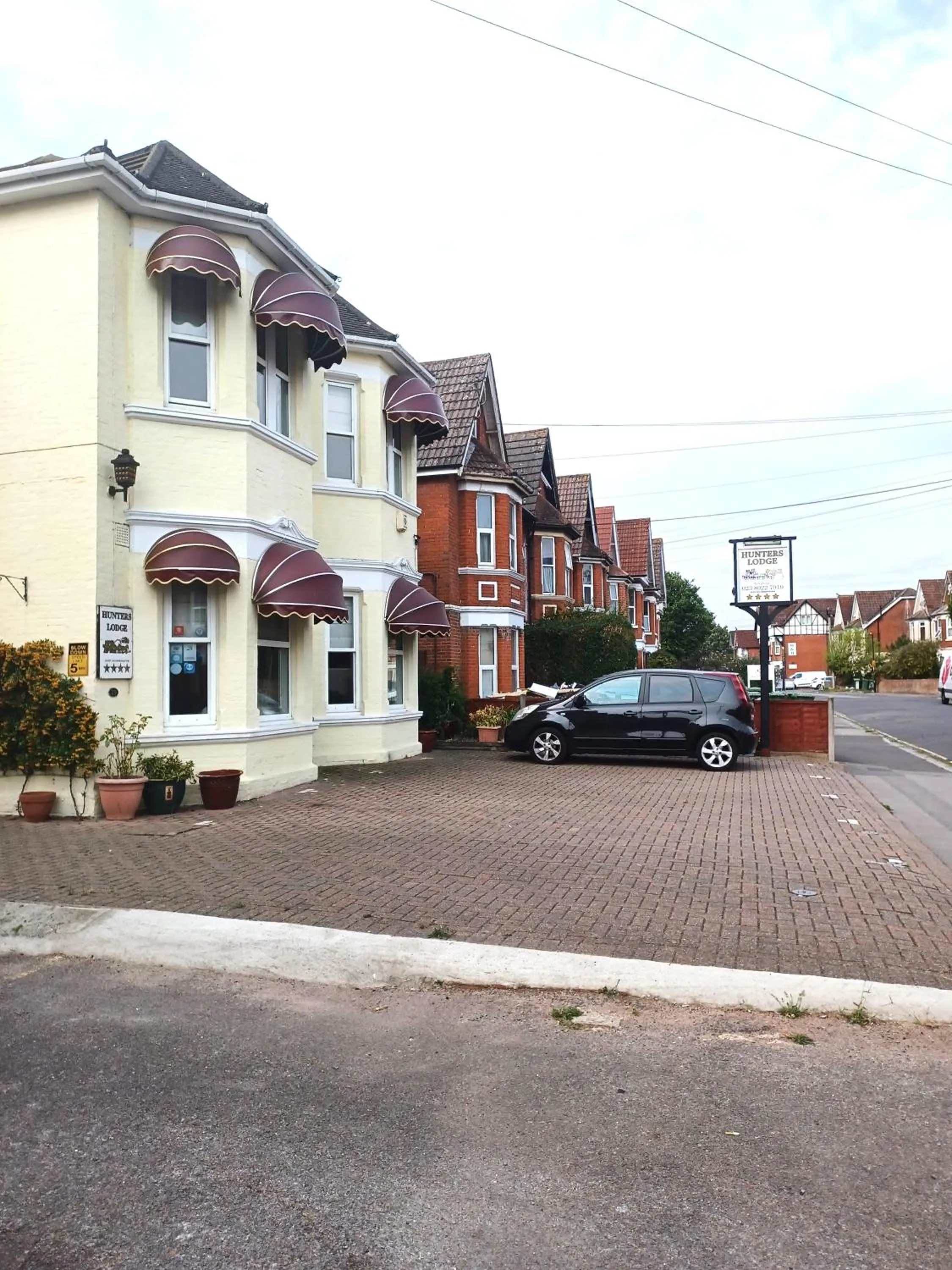 Property building in Hunters Lodge Guest House