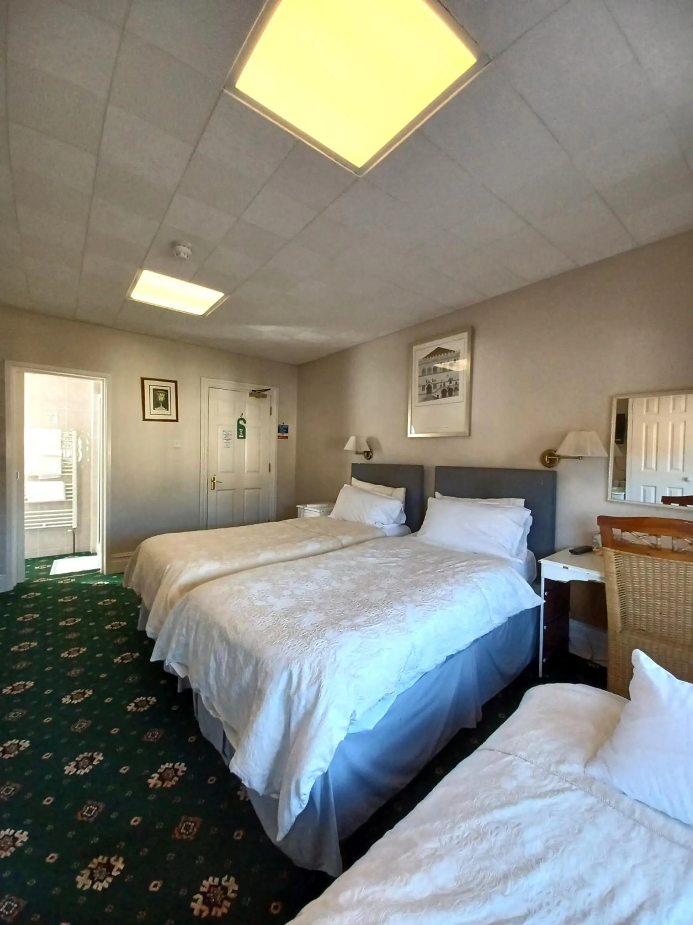 Bedroom, Bed in Hunters Lodge Guest House