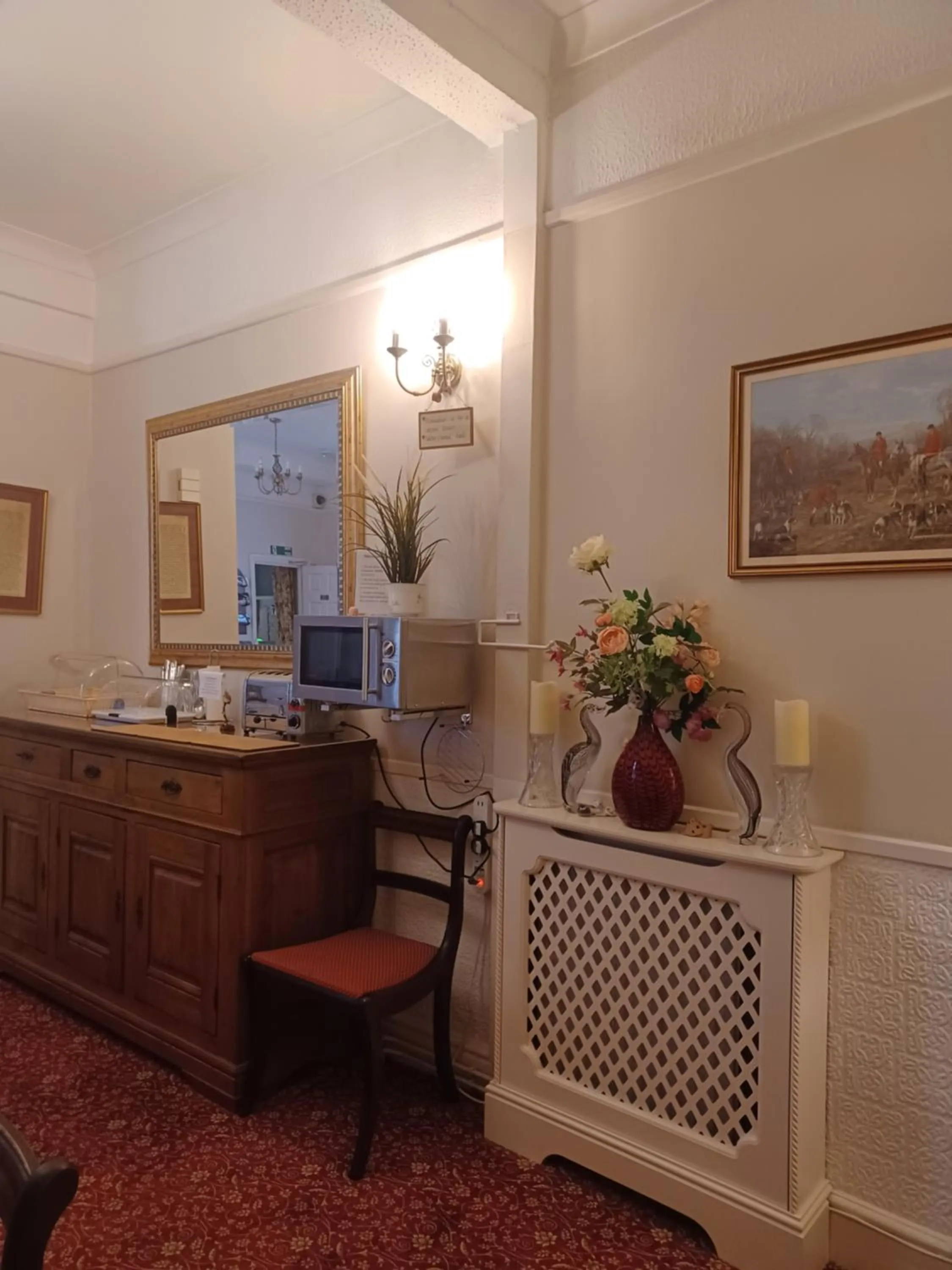 Restaurant/places to eat in Hunters Lodge Guest House