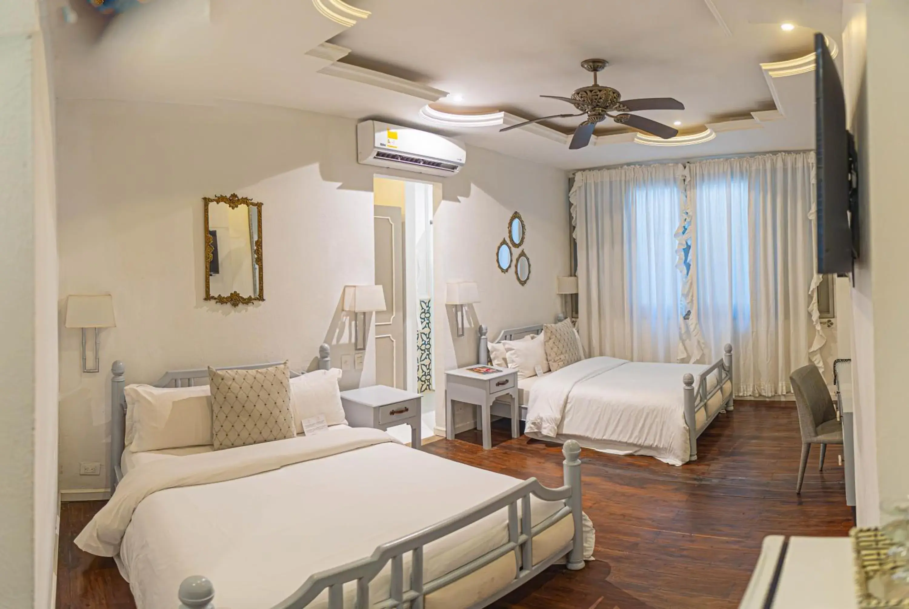 Superior Double Room in Hotel Monaguillo de Getsemaní Superior Double Room in Hotel Monaguillo de Getsemaní