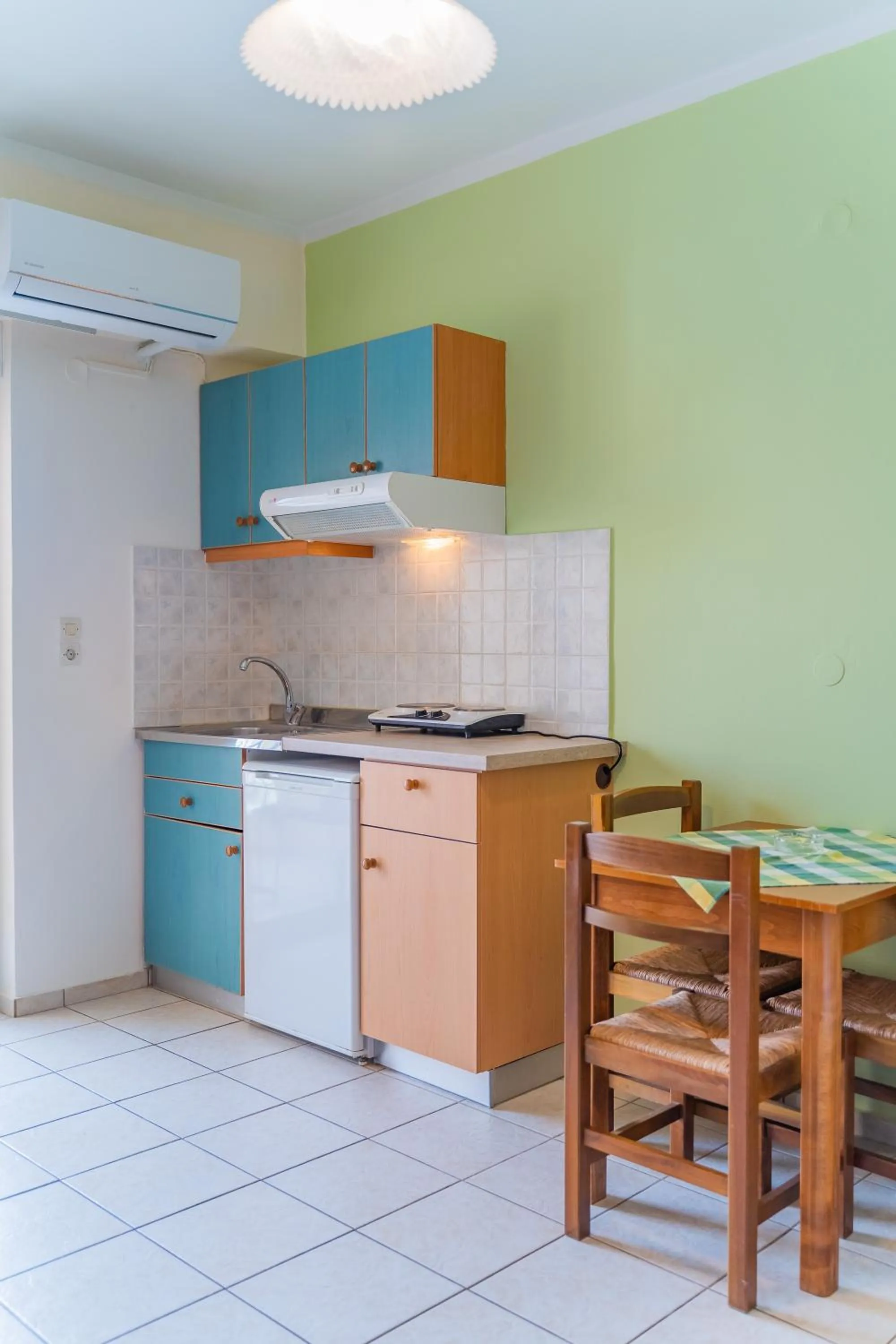 Kitchen or kitchenette in Matthias Hotel Apartments