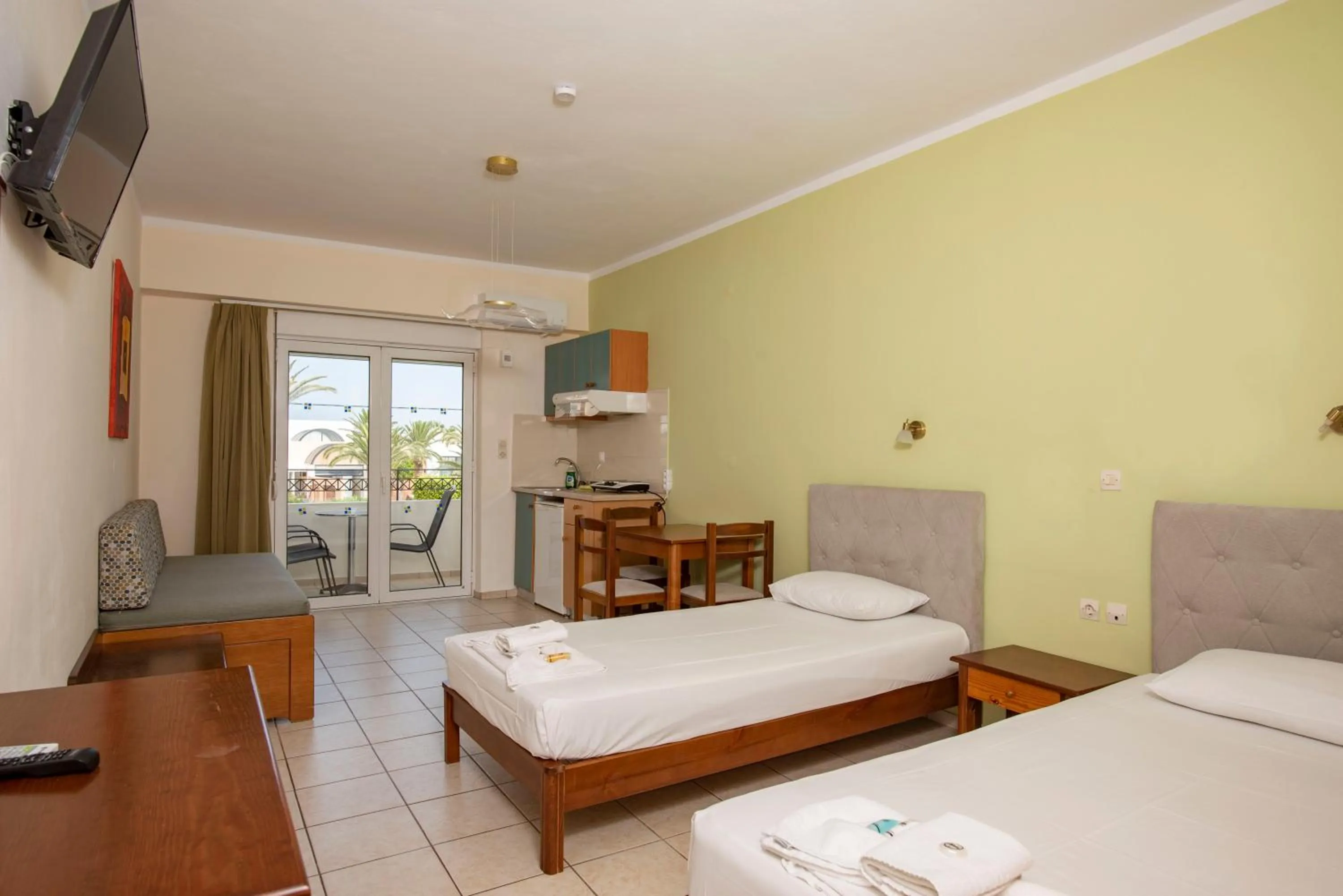 Bed in Matthias Hotel Apartments