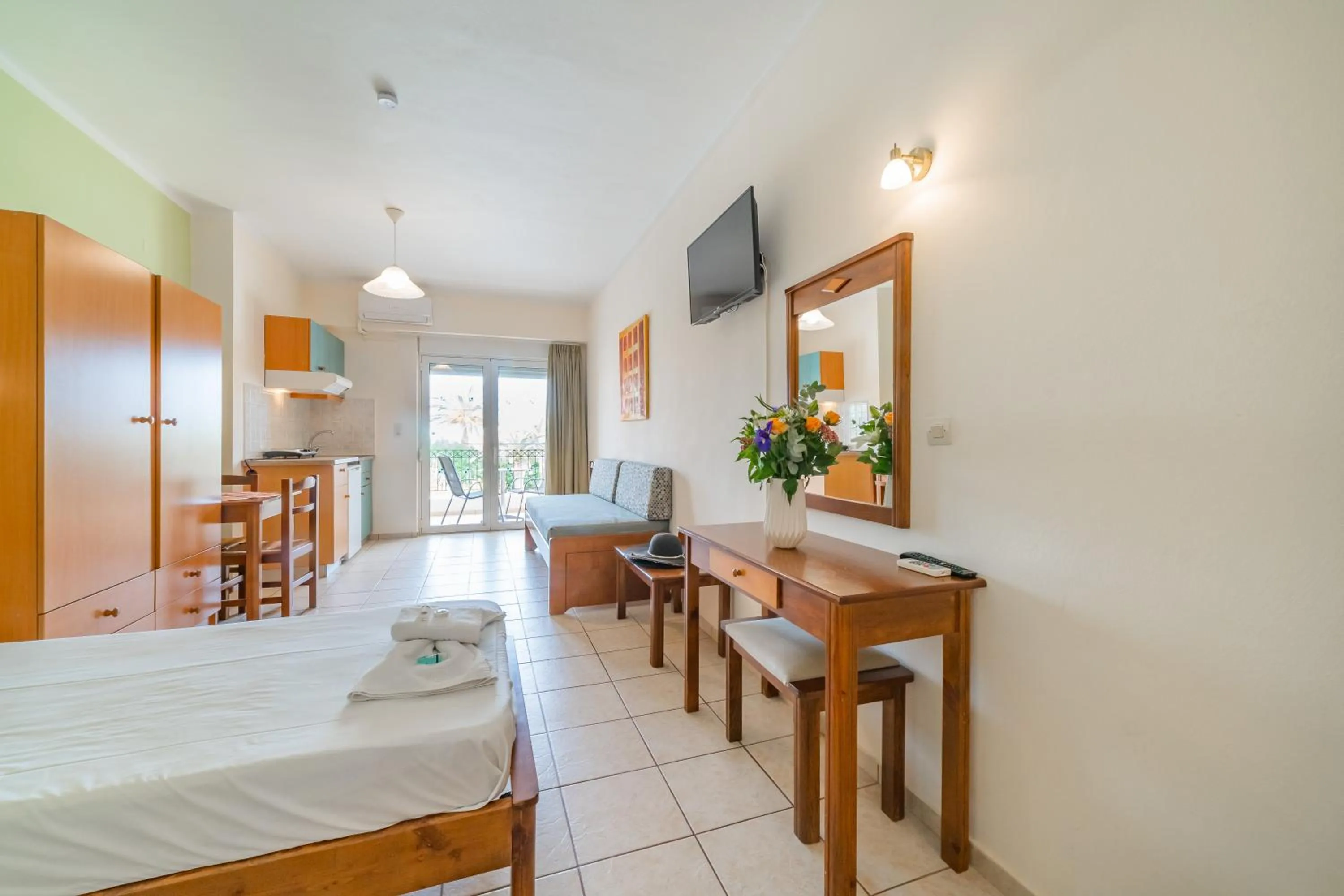 Photo of the whole room, Bed in Matthias Hotel Apartments