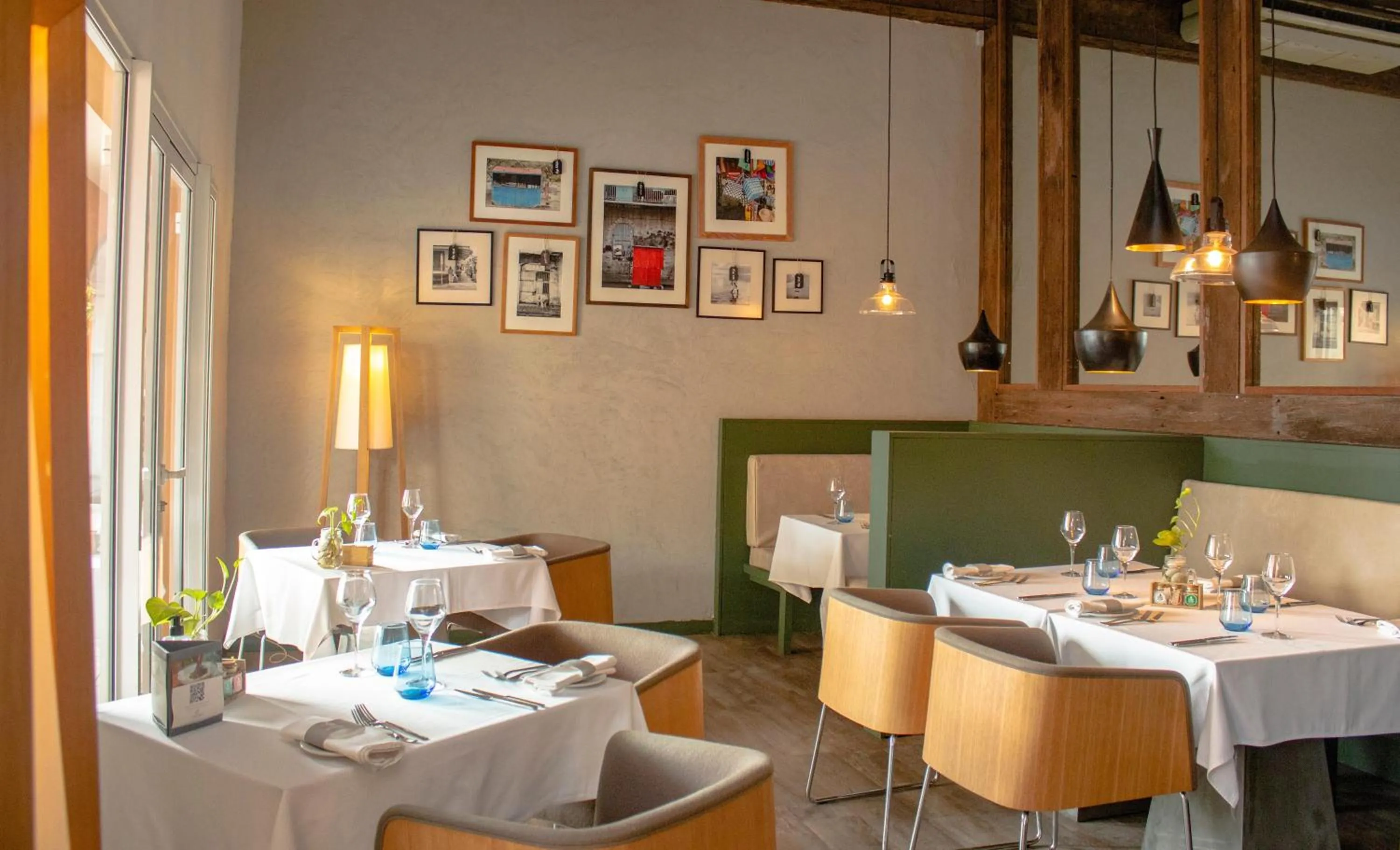 Restaurant/places to eat in The Address Boutique Hotel