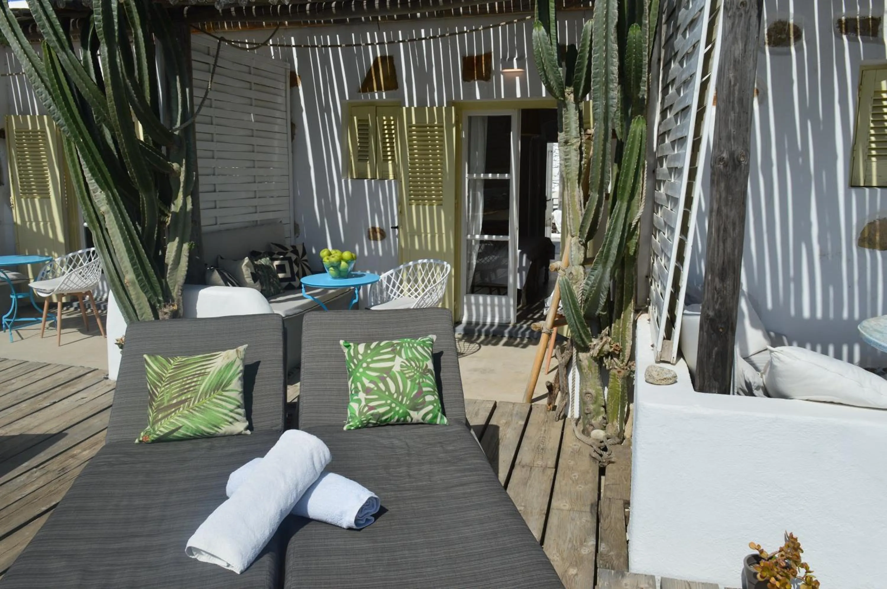 Patio in Sea Side Studios & Houses