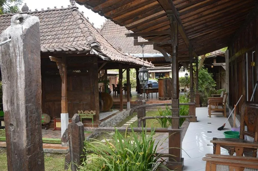 Joglo Plawang Villa & Resort