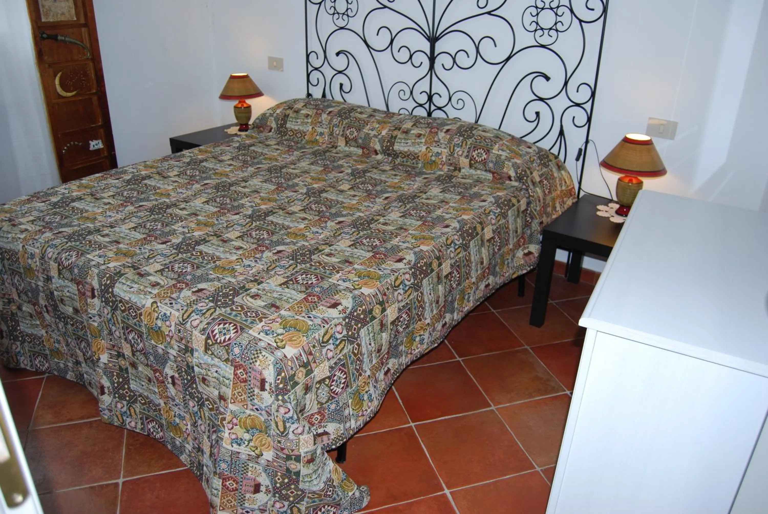 Bedroom, Bed in Il Pozzo e il Melograno