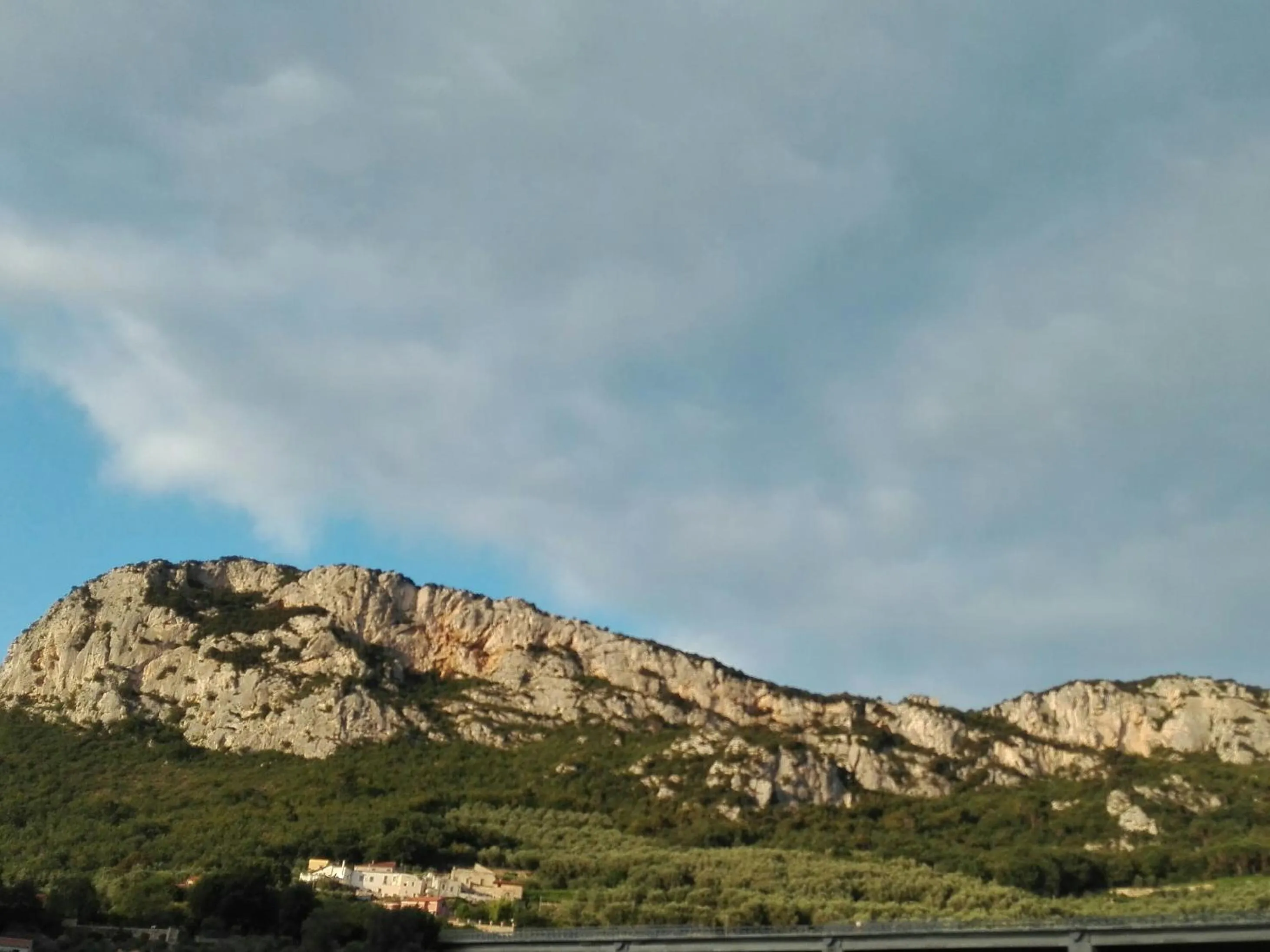 Neighbourhood in Il Pozzo e il Melograno