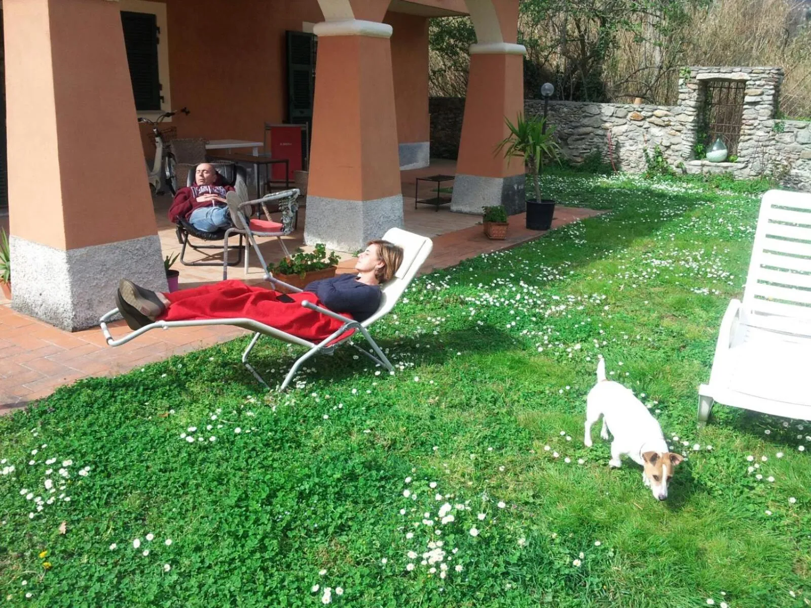 Patio in Il Pozzo e il Melograno