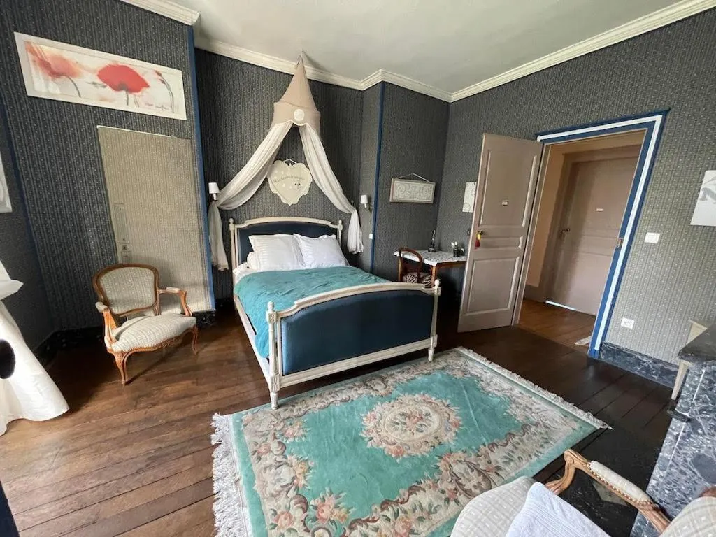 Bed in Château de Vitry-la-Ville