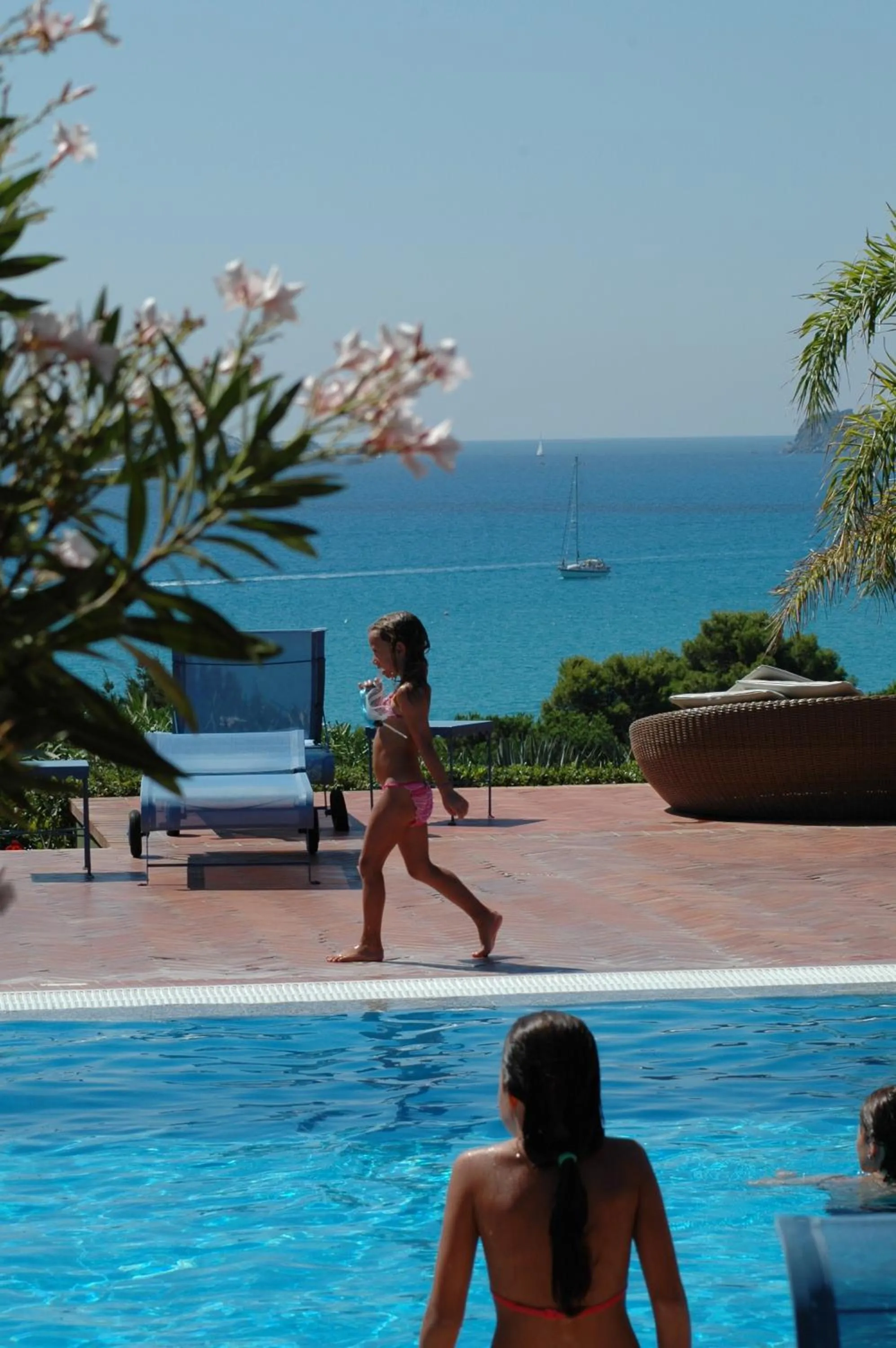 People in Residence Fenicia