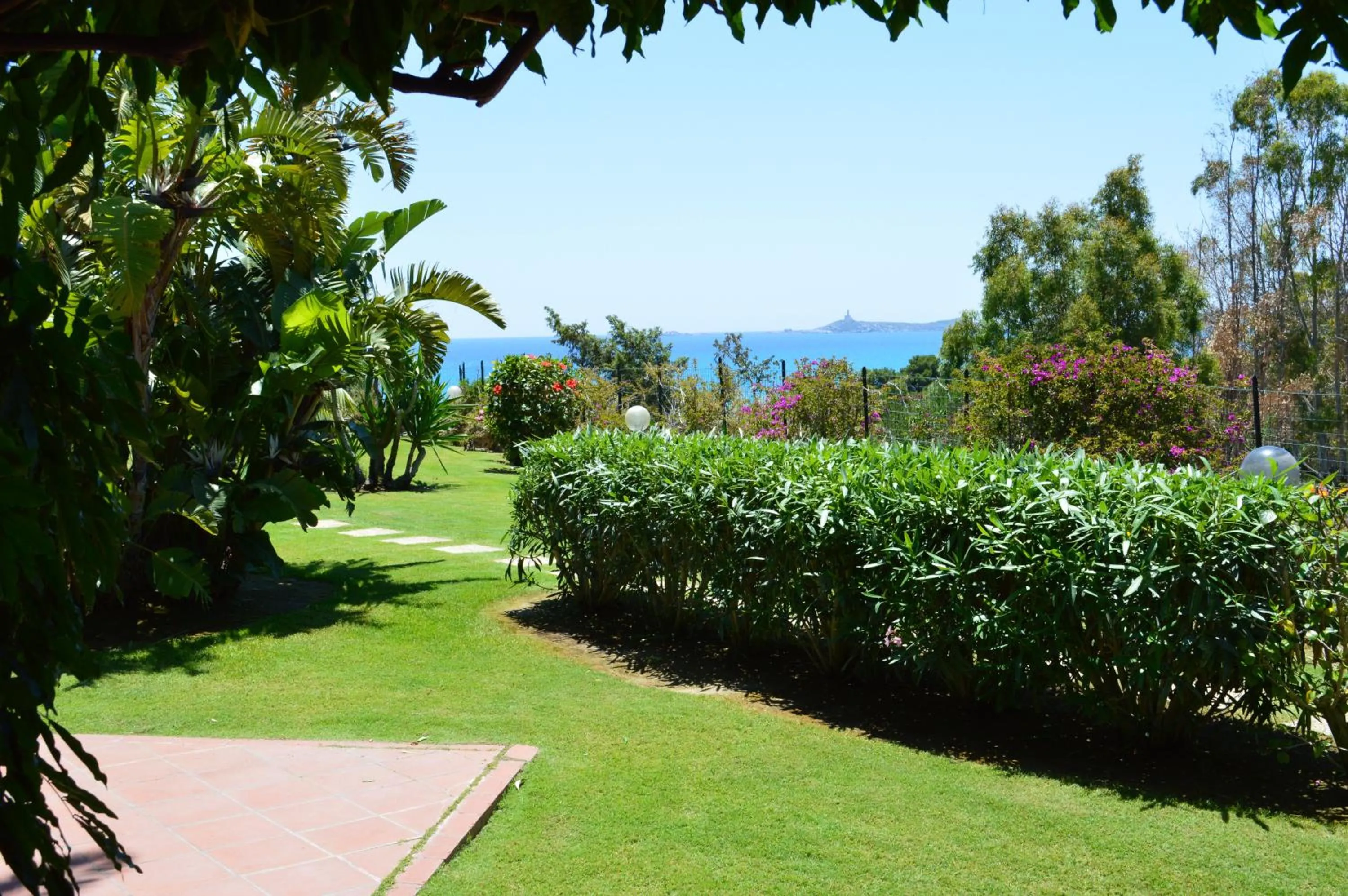 Facade/entrance in Residence Fenicia