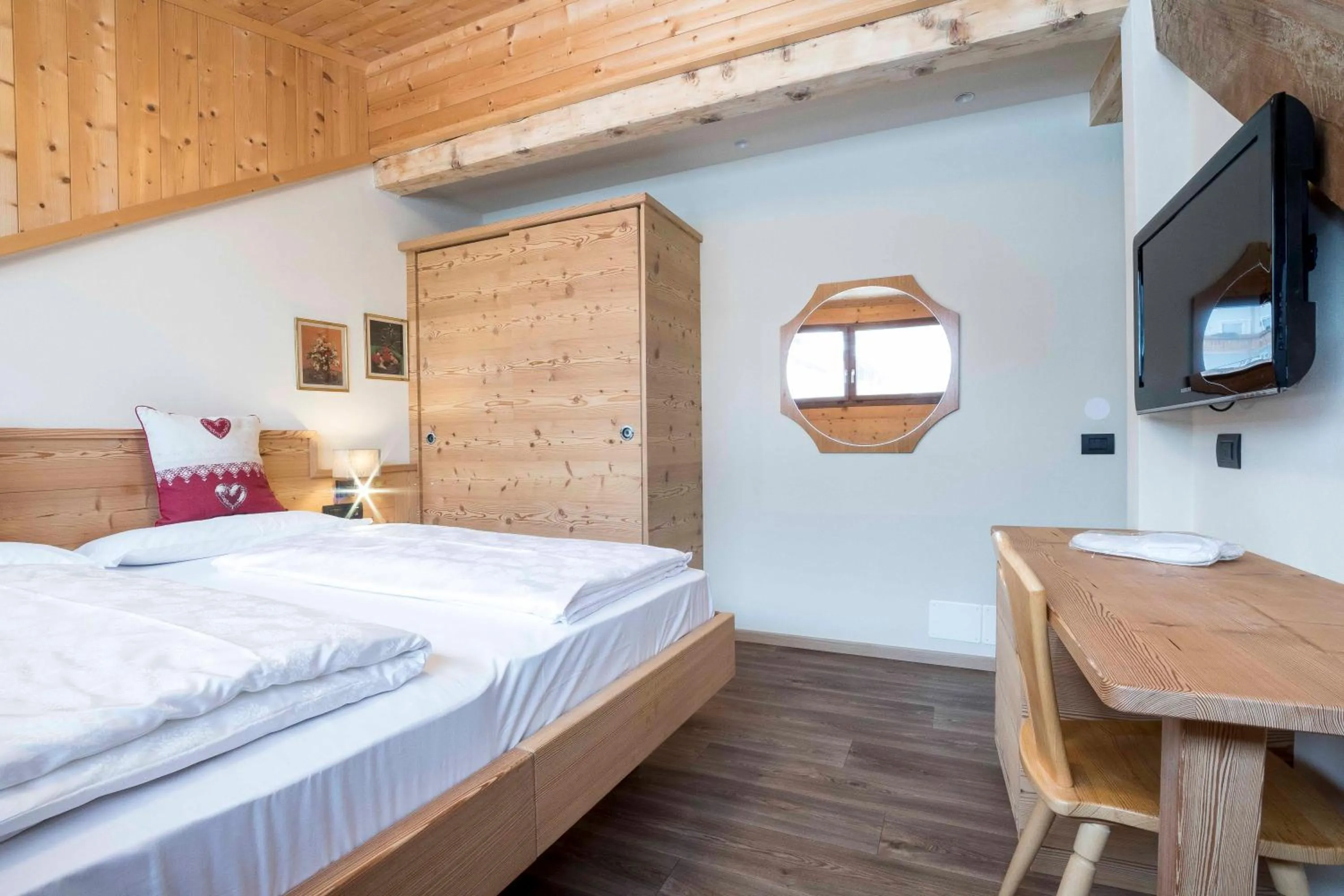 Photo of the whole room, Bed in Hotel Garni Snaltnerhof