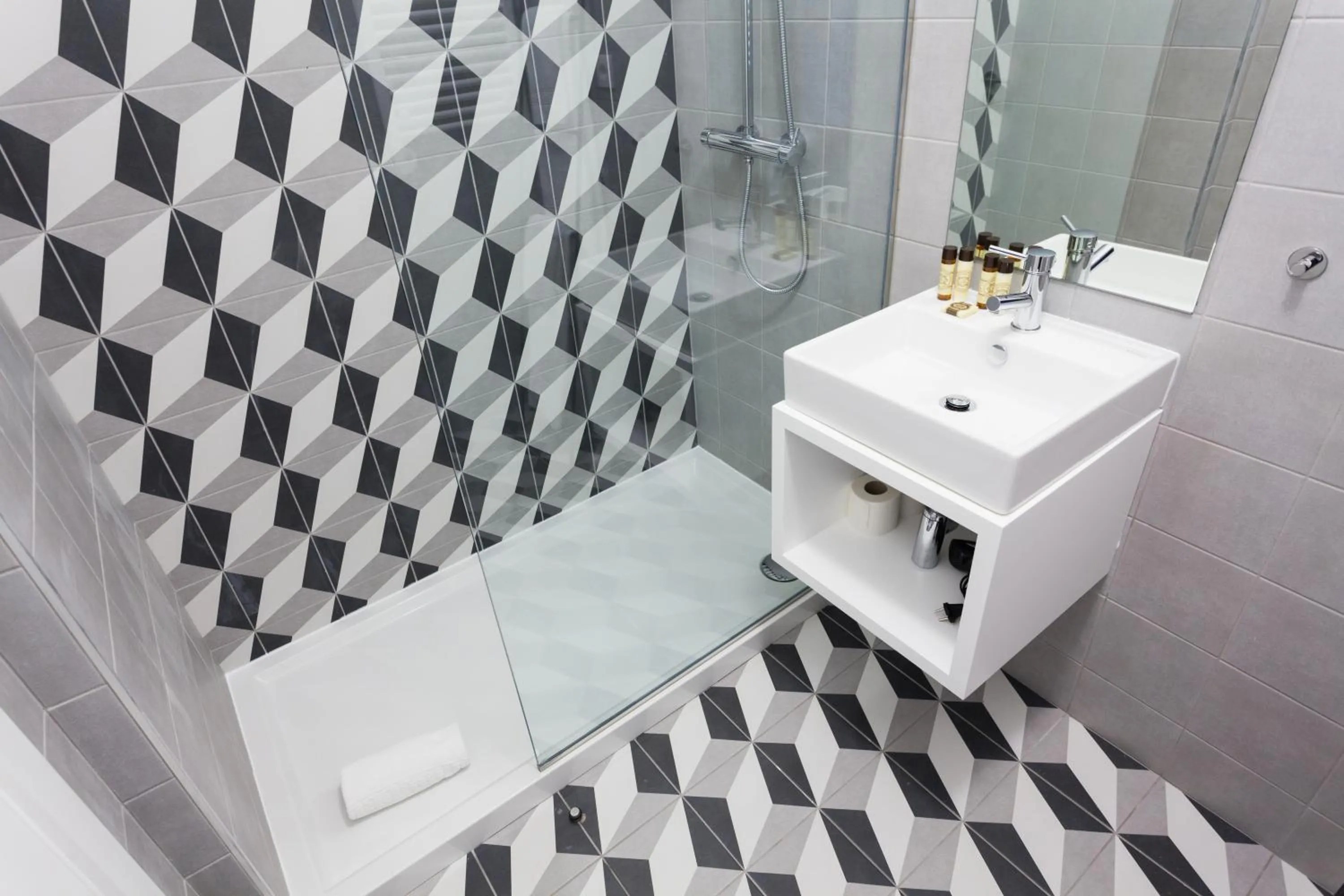 Bathroom in Oporto City View - Santo Ildefonso