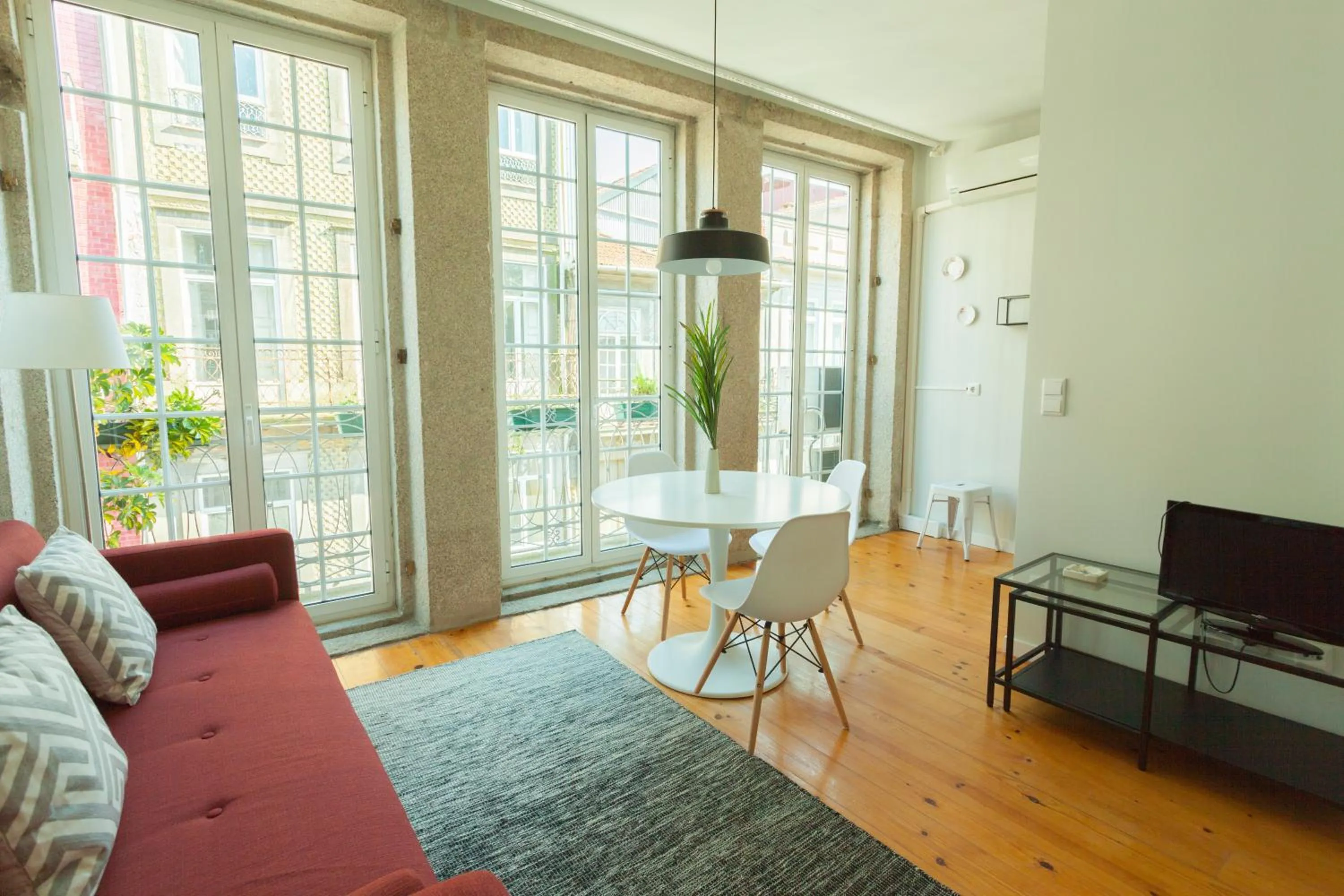 Living room in Oporto City View - Santo Ildefonso