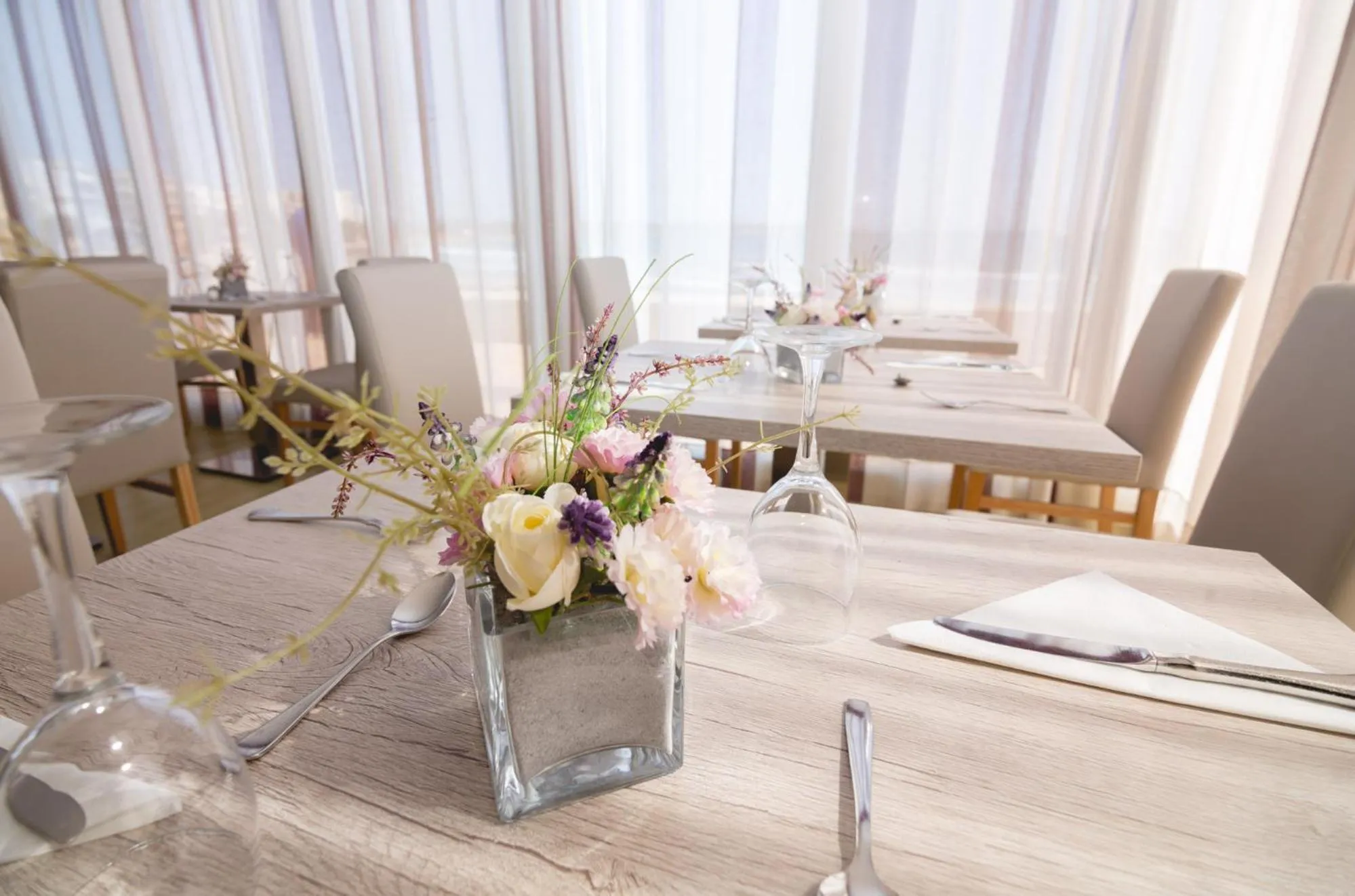 Restaurant/places to eat in Hotel Club S'Illot