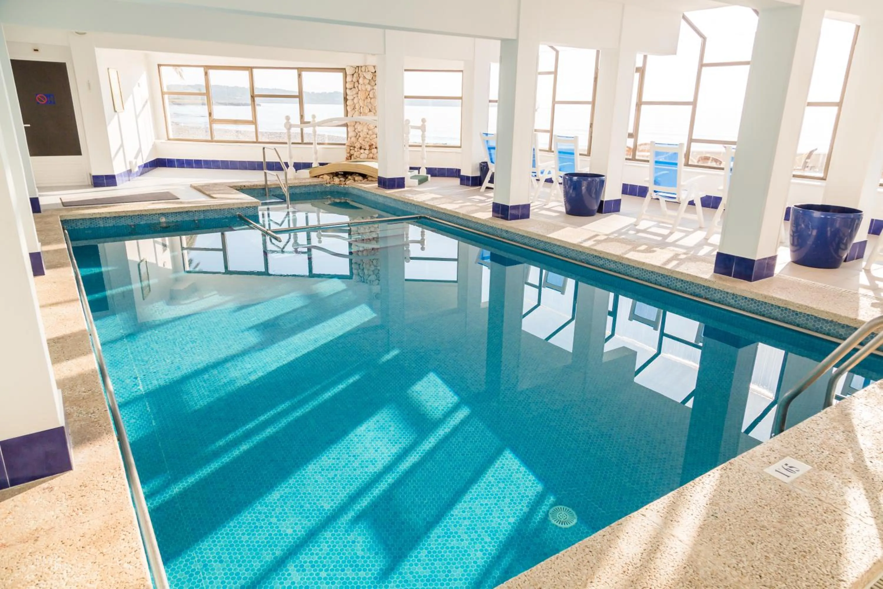 Swimming pool in Hotel Club S'Illot