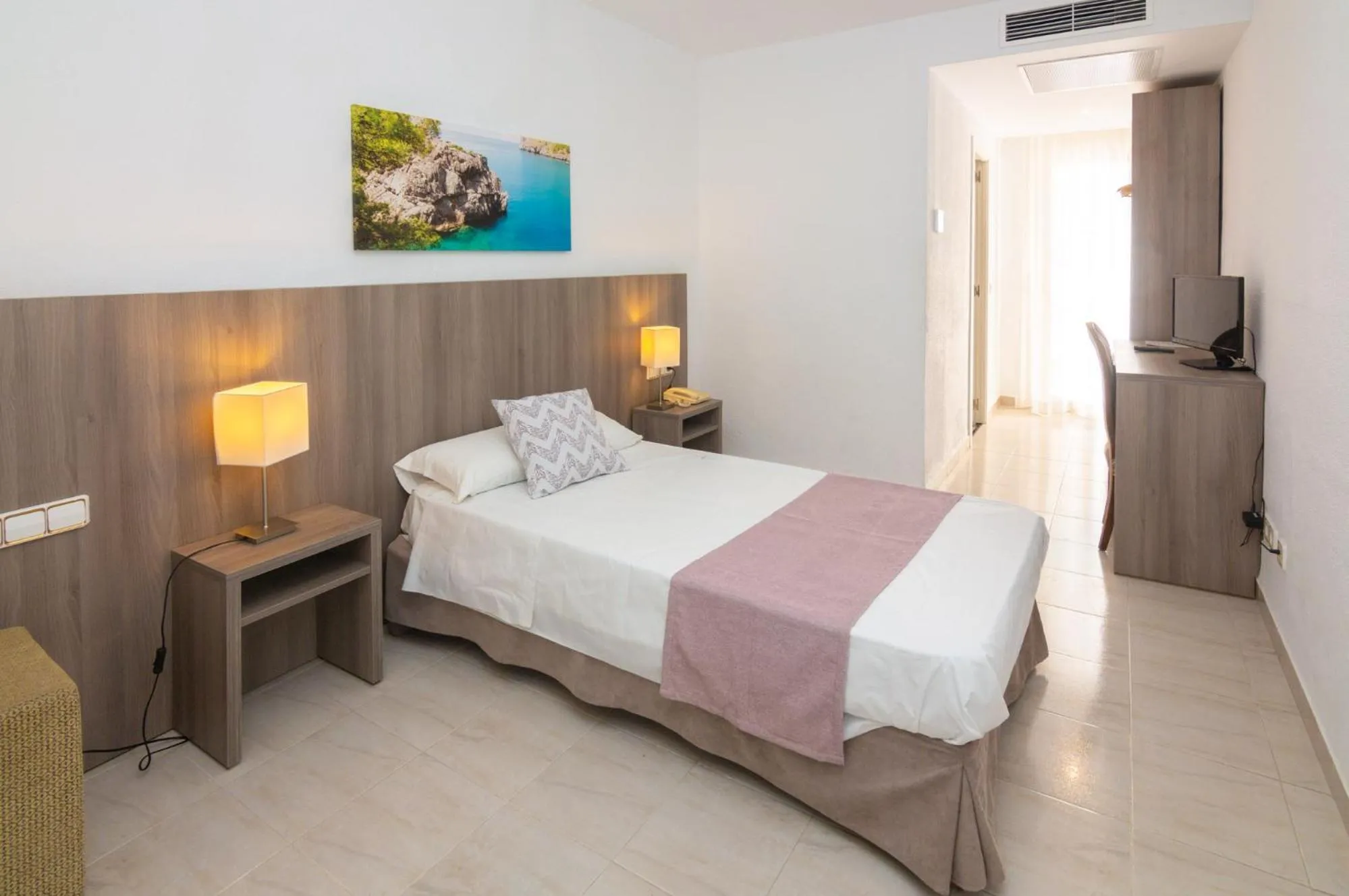 Bed in Hotel Club S'Illot