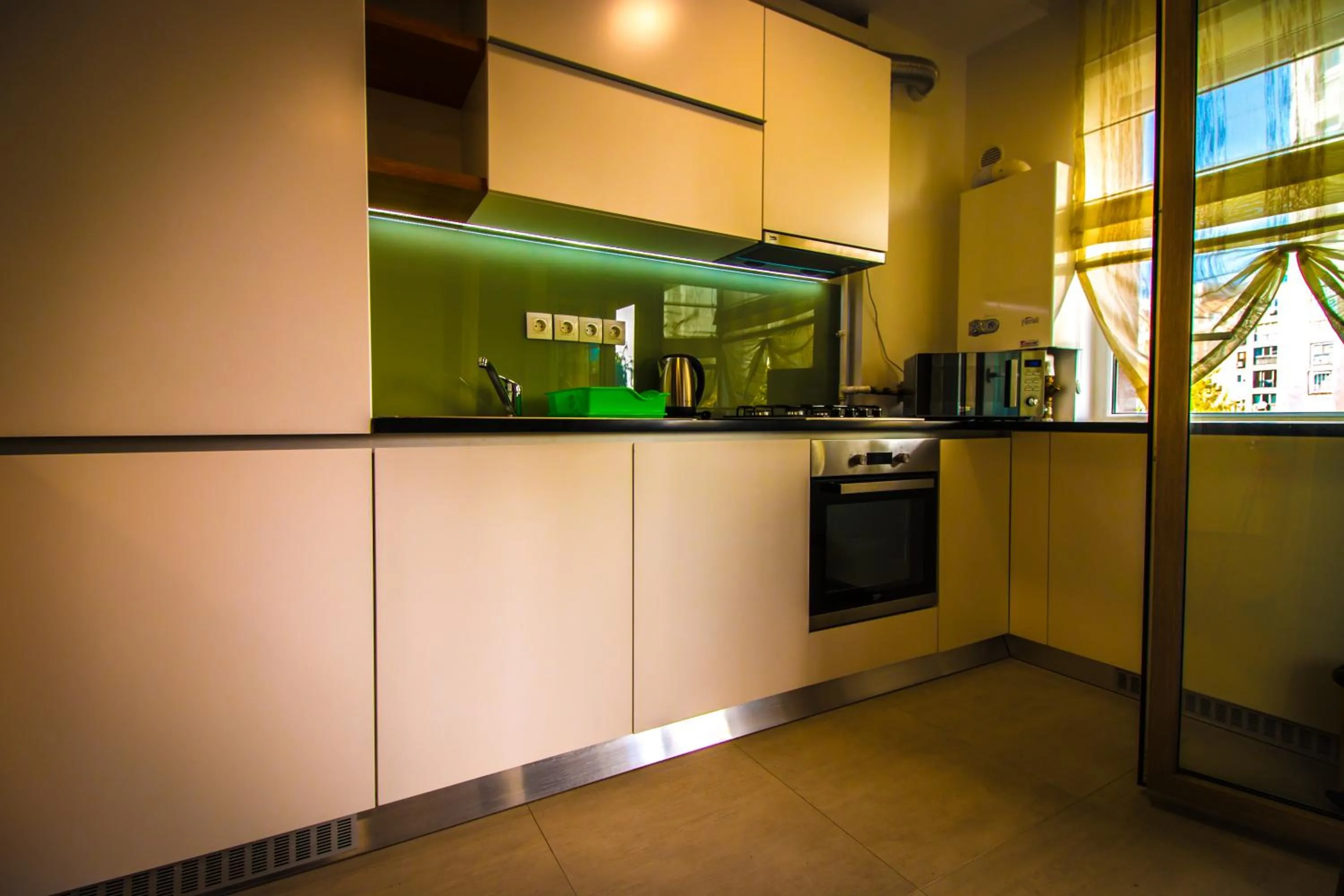 Kitchen or kitchenette in Top Trio Residence