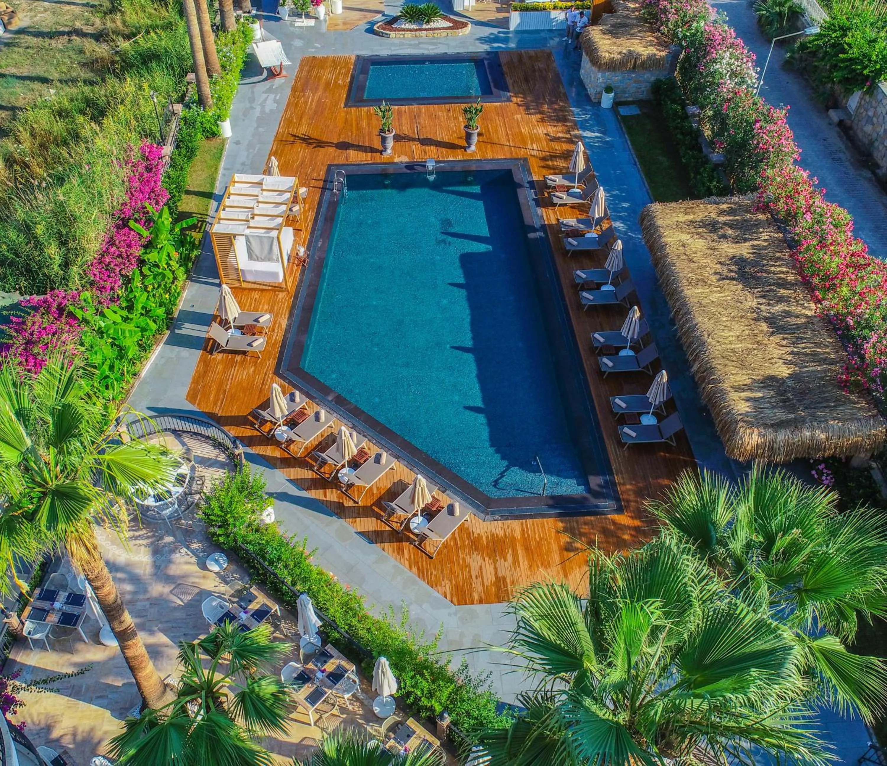 Swimming pool in Hotel Vita Bella Resort & Spa