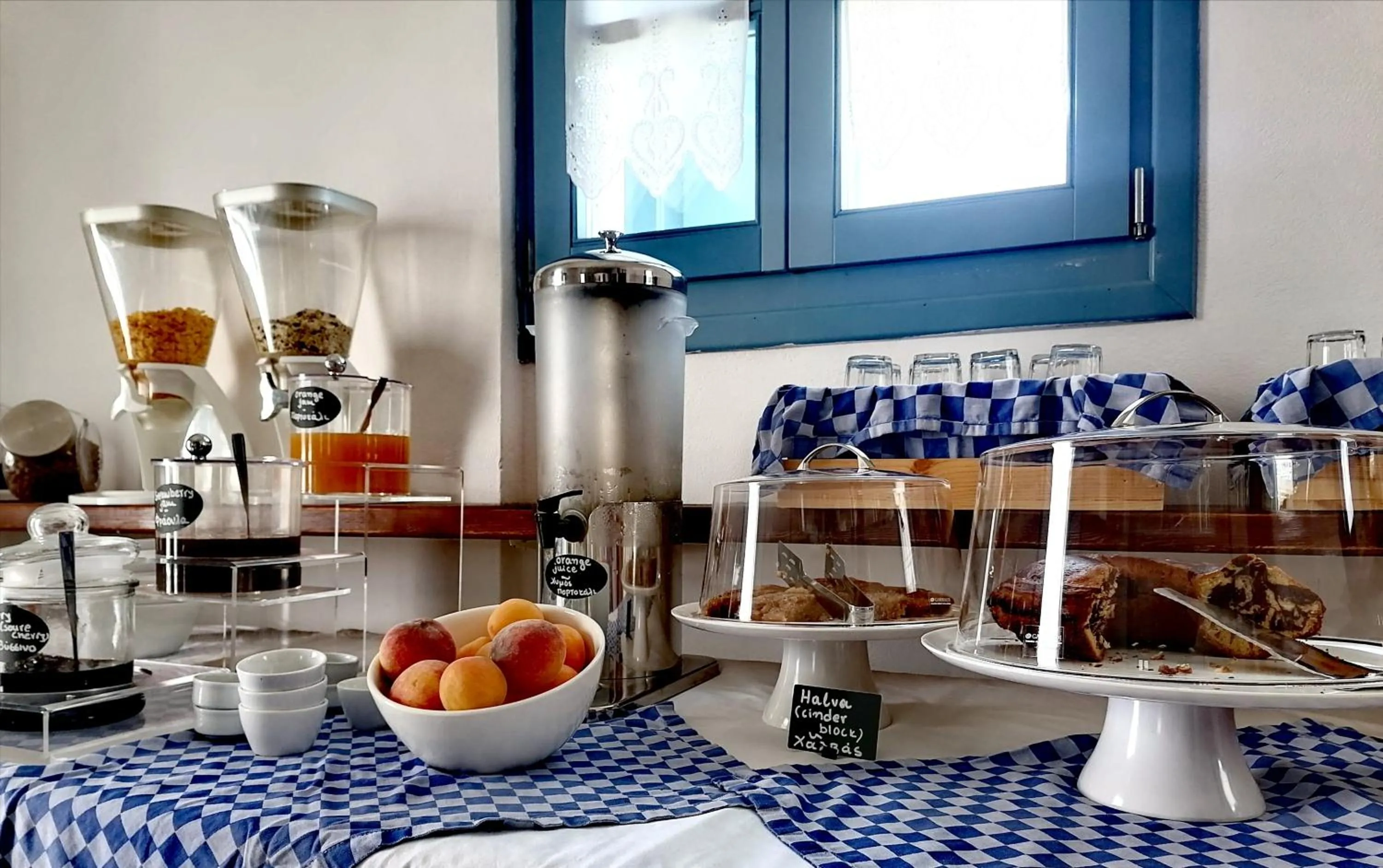 Breakfast in Castellano Village