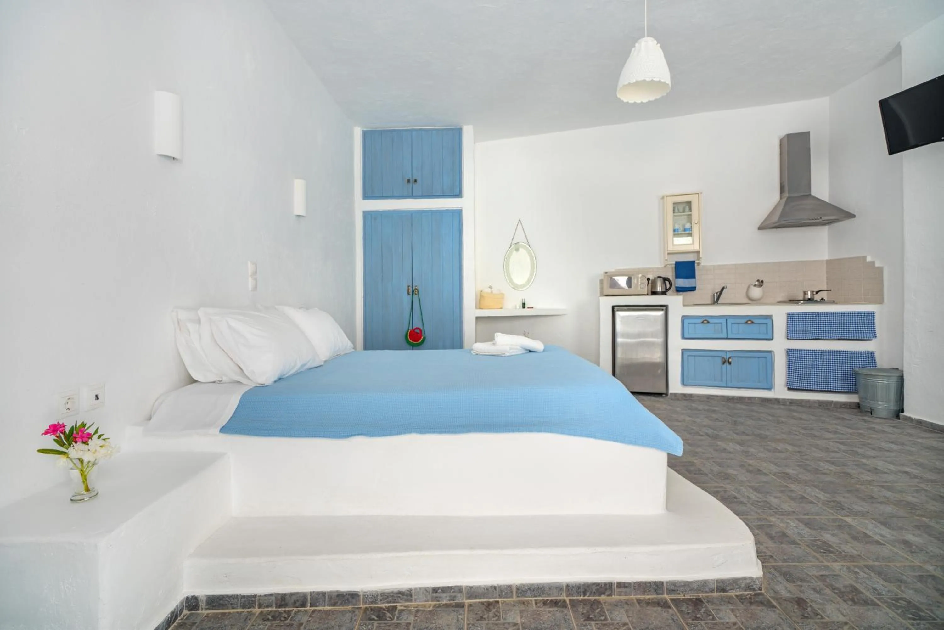 Kitchen or kitchenette, Bed in Castellano Village