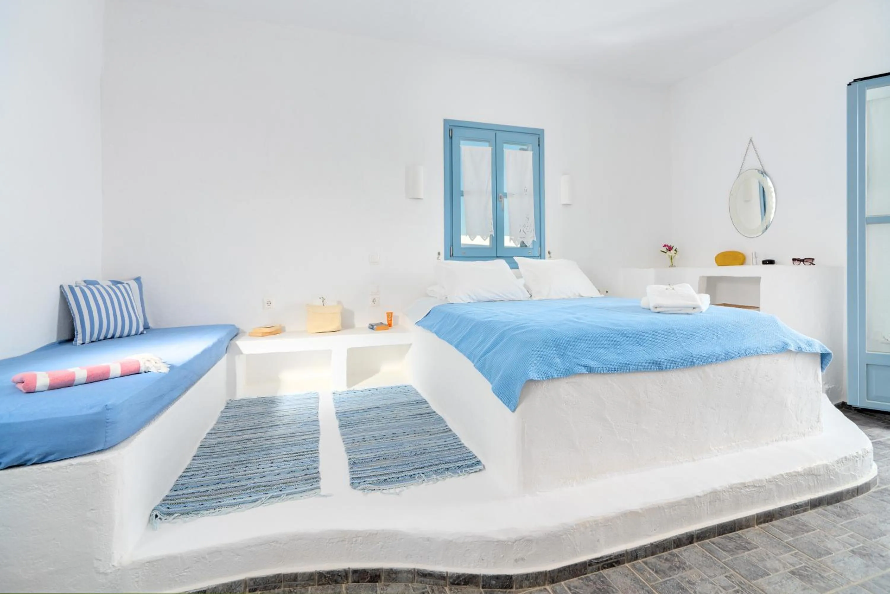 Photo of the whole room, Bed in Castellano Village