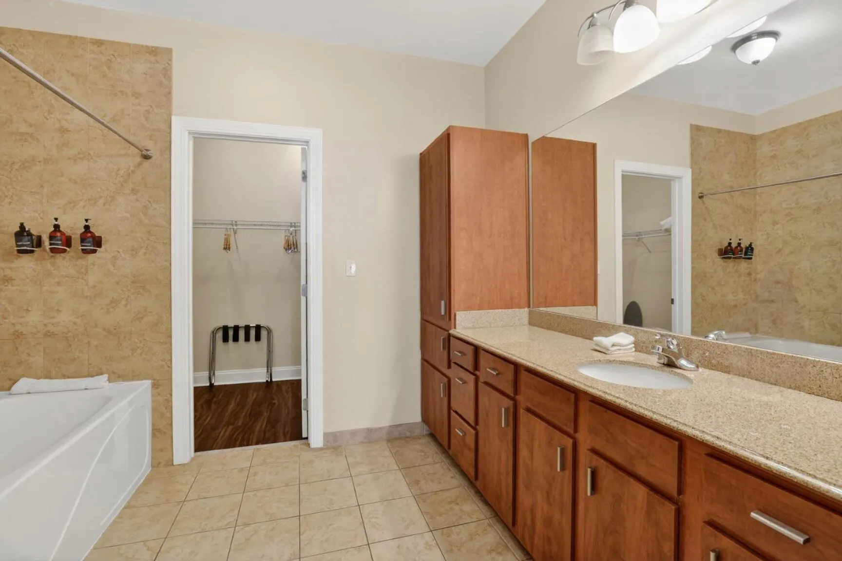 Roami at Duncan Plaza