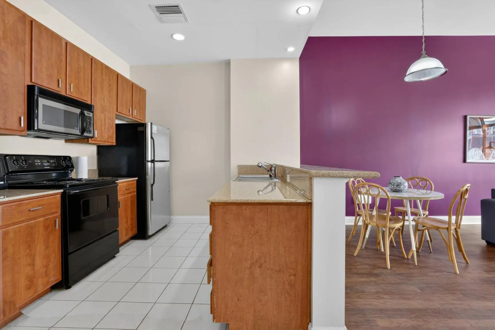 Roami at Duncan Plaza