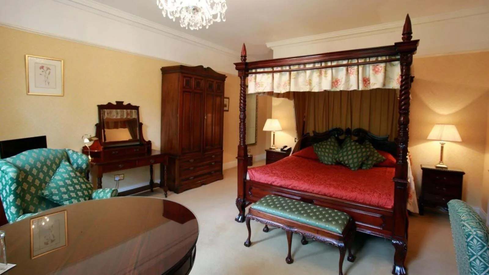 Bedroom, Bed in Barberstown Castle