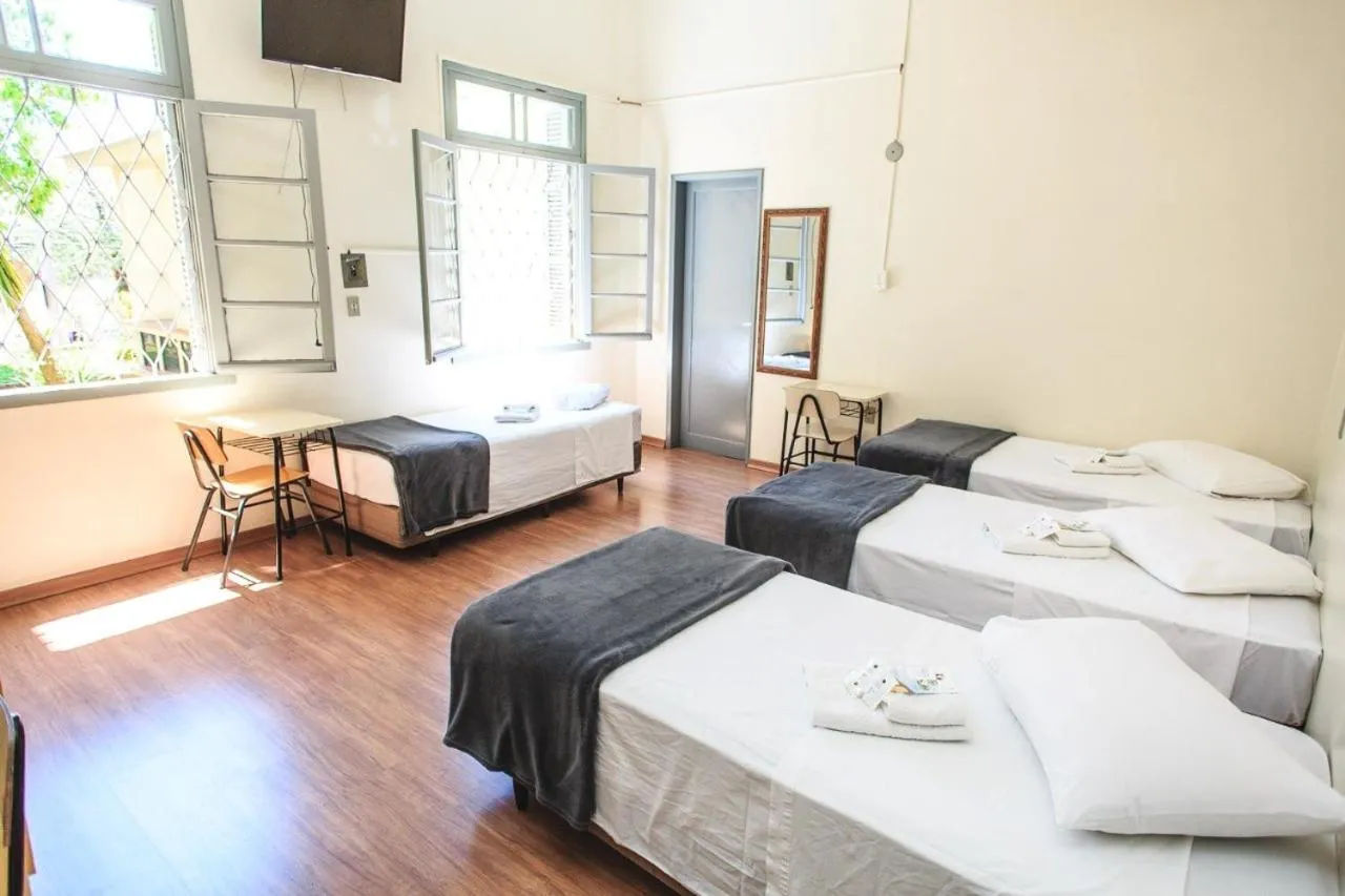 Shower, Bed in Hotel Pousada São Lourenço