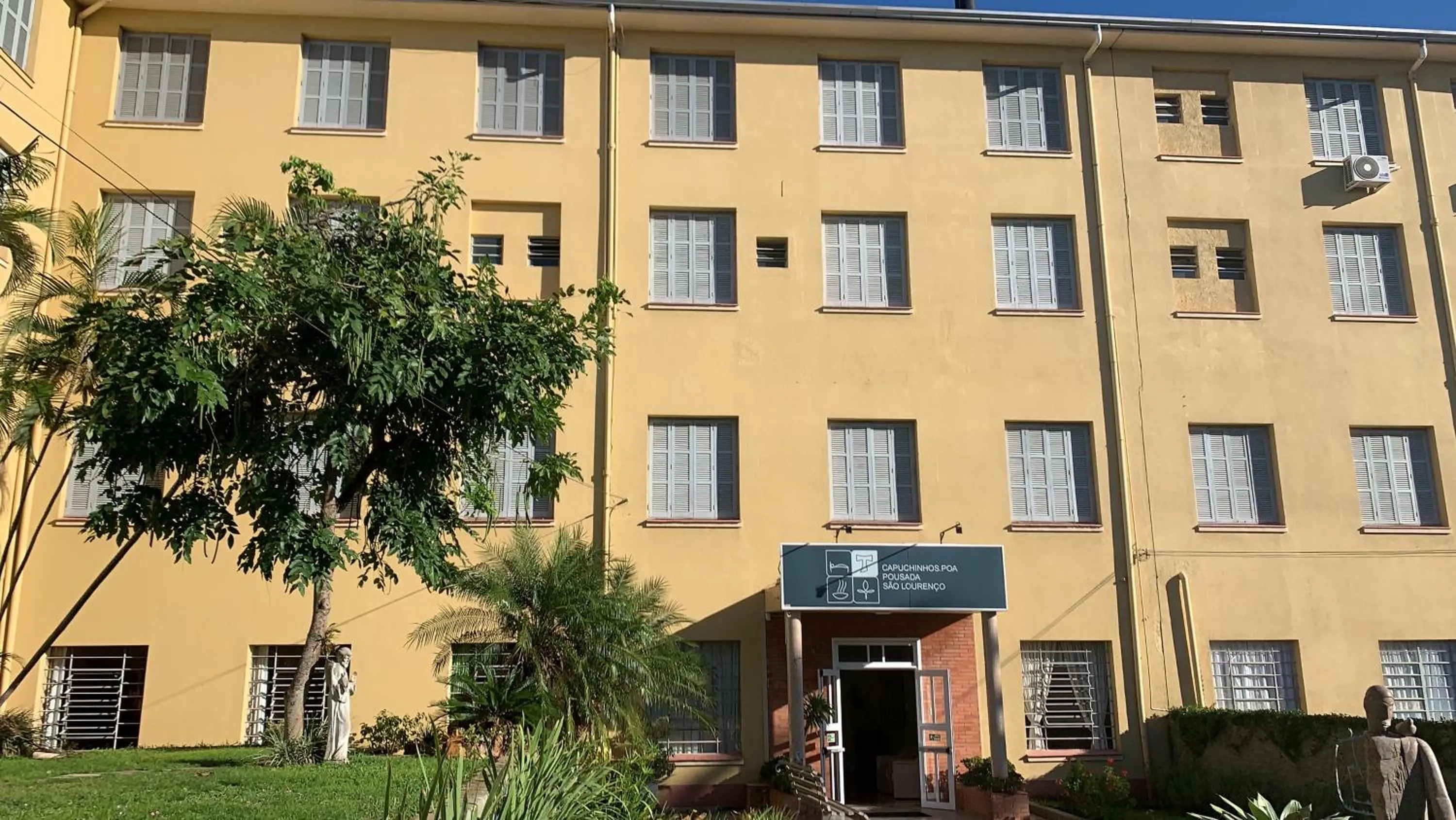 Property building in Hotel Pousada São Lourenço