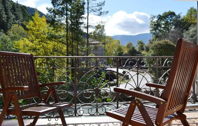 Mountain view in Akla La Casa Del Puente