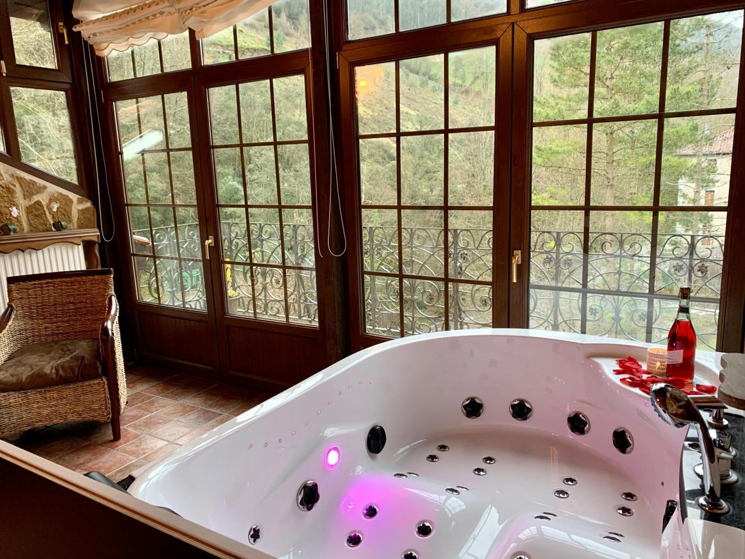 Akla La Casa Del Puente