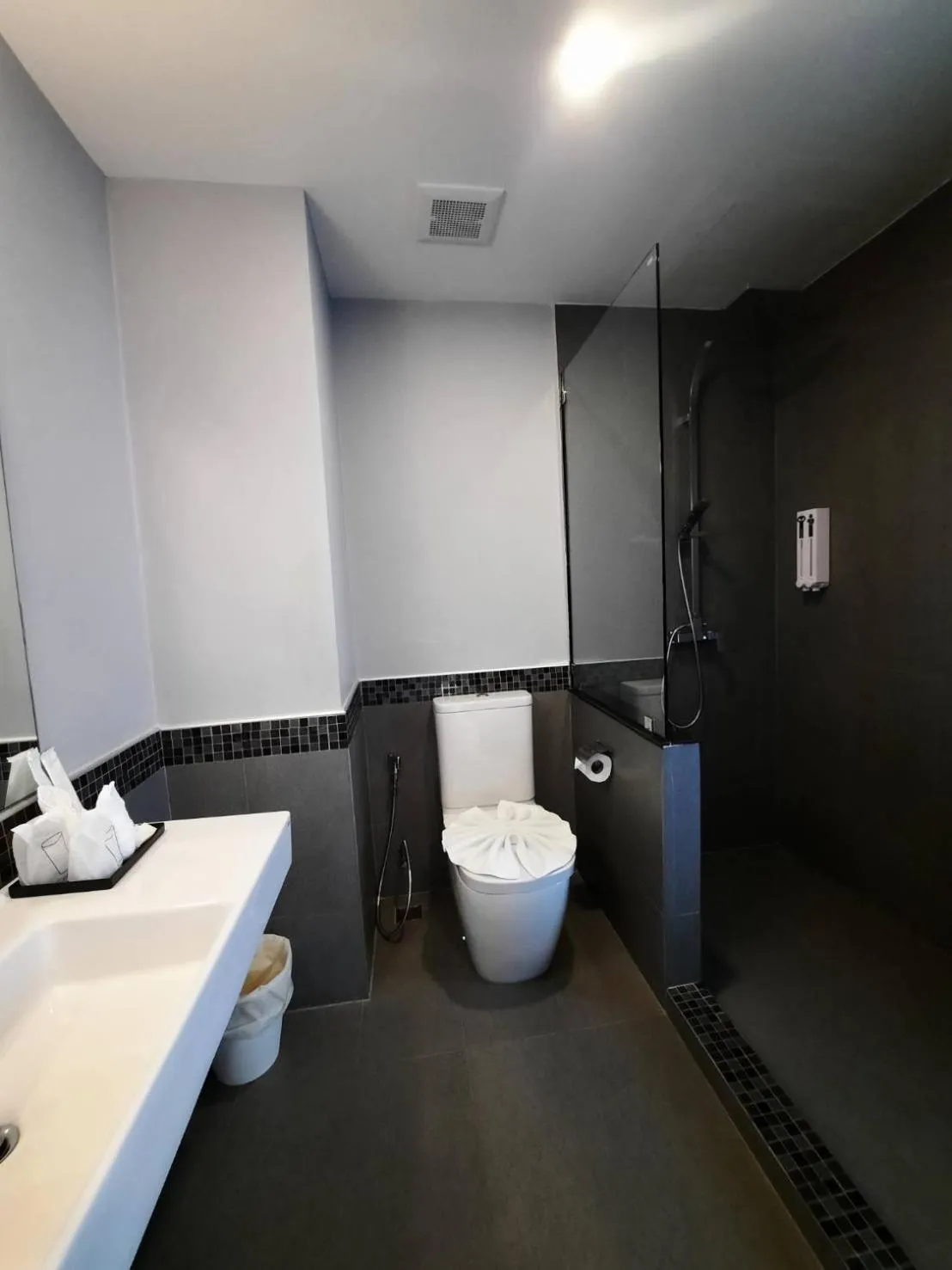 Bathroom in Comet Hotel Surat Thani