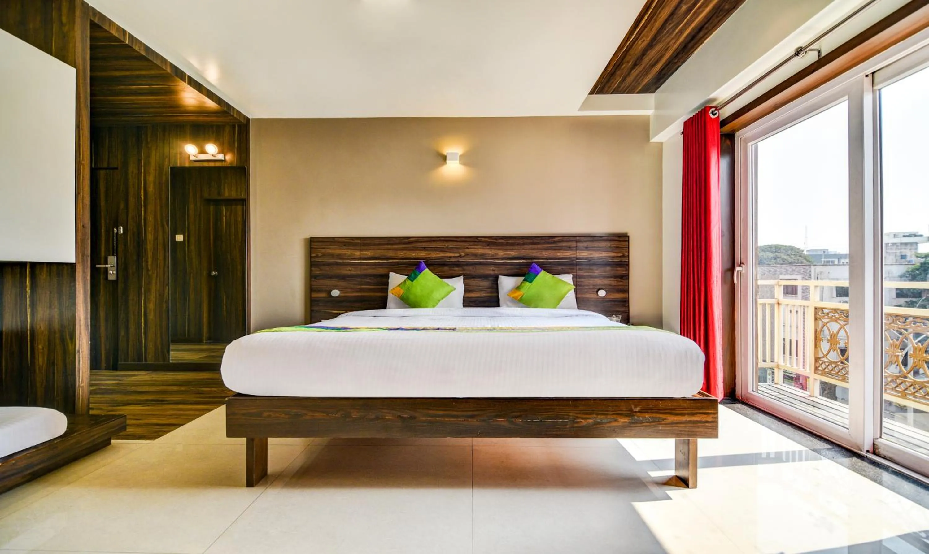 Bedroom, Bed in Treebo Shree Sai Suites - 2km from Mahalaxmi Temple