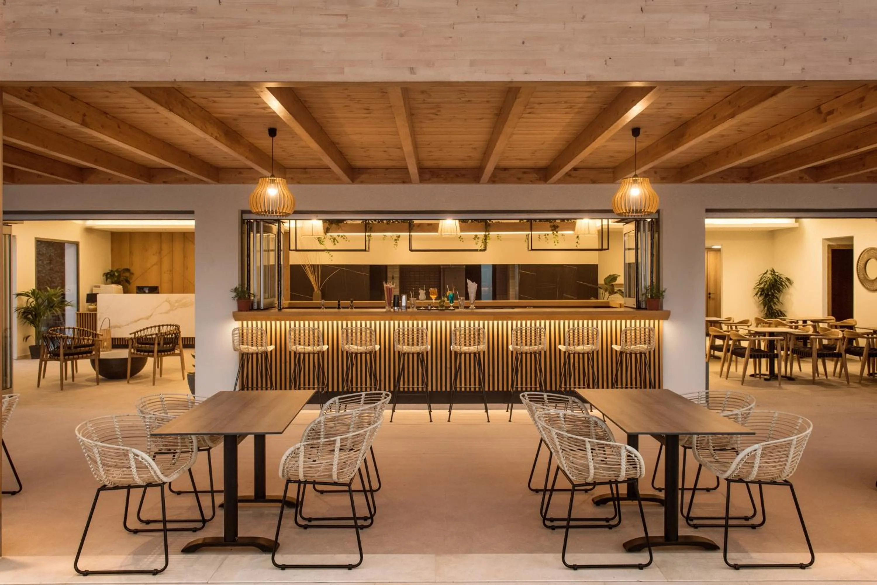 Restaurant/places to eat in Malena Hotel & Suites - Adults Only by Omilos Hotels