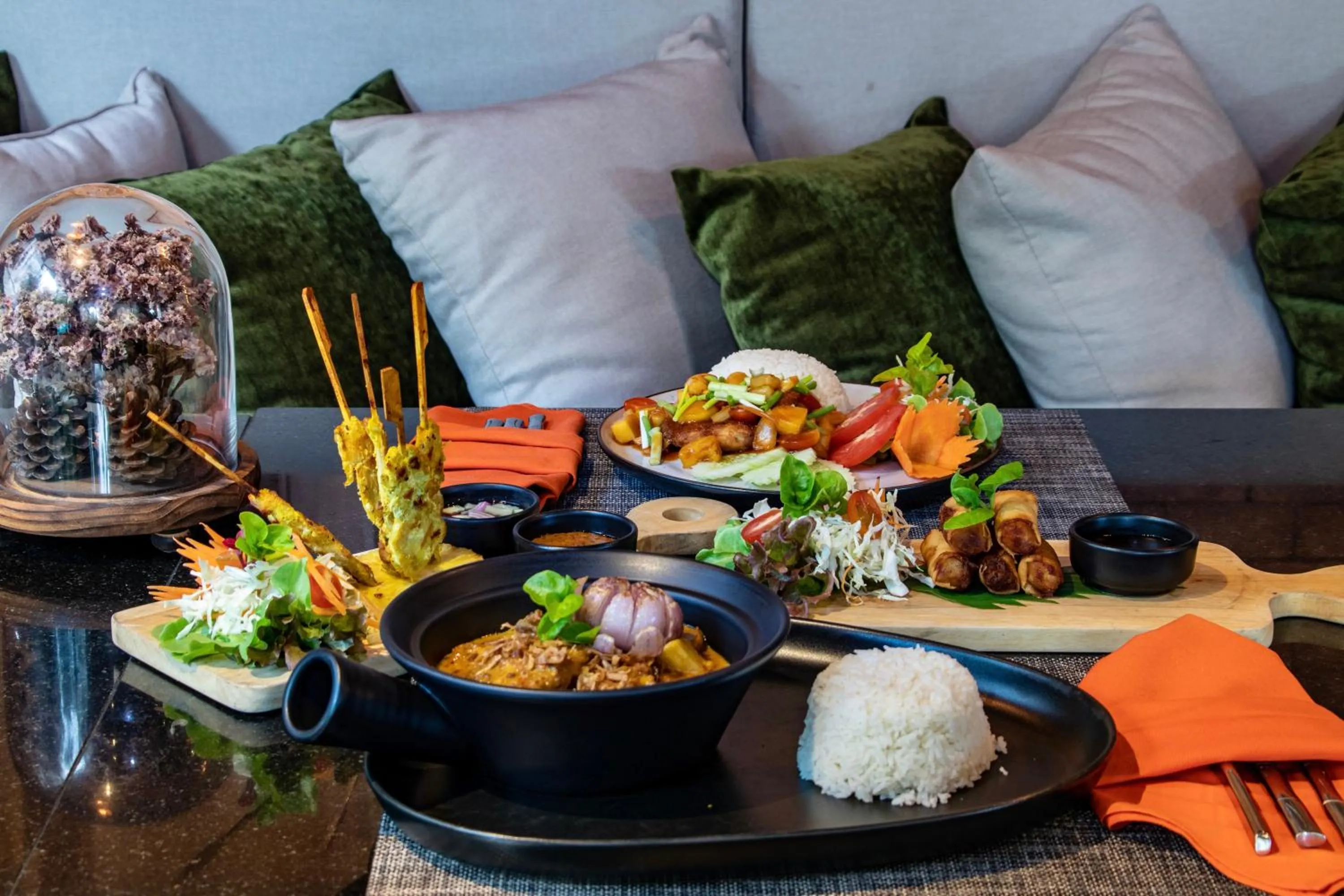 Restaurant/places to eat in Diamond Resort Phuket Official Account