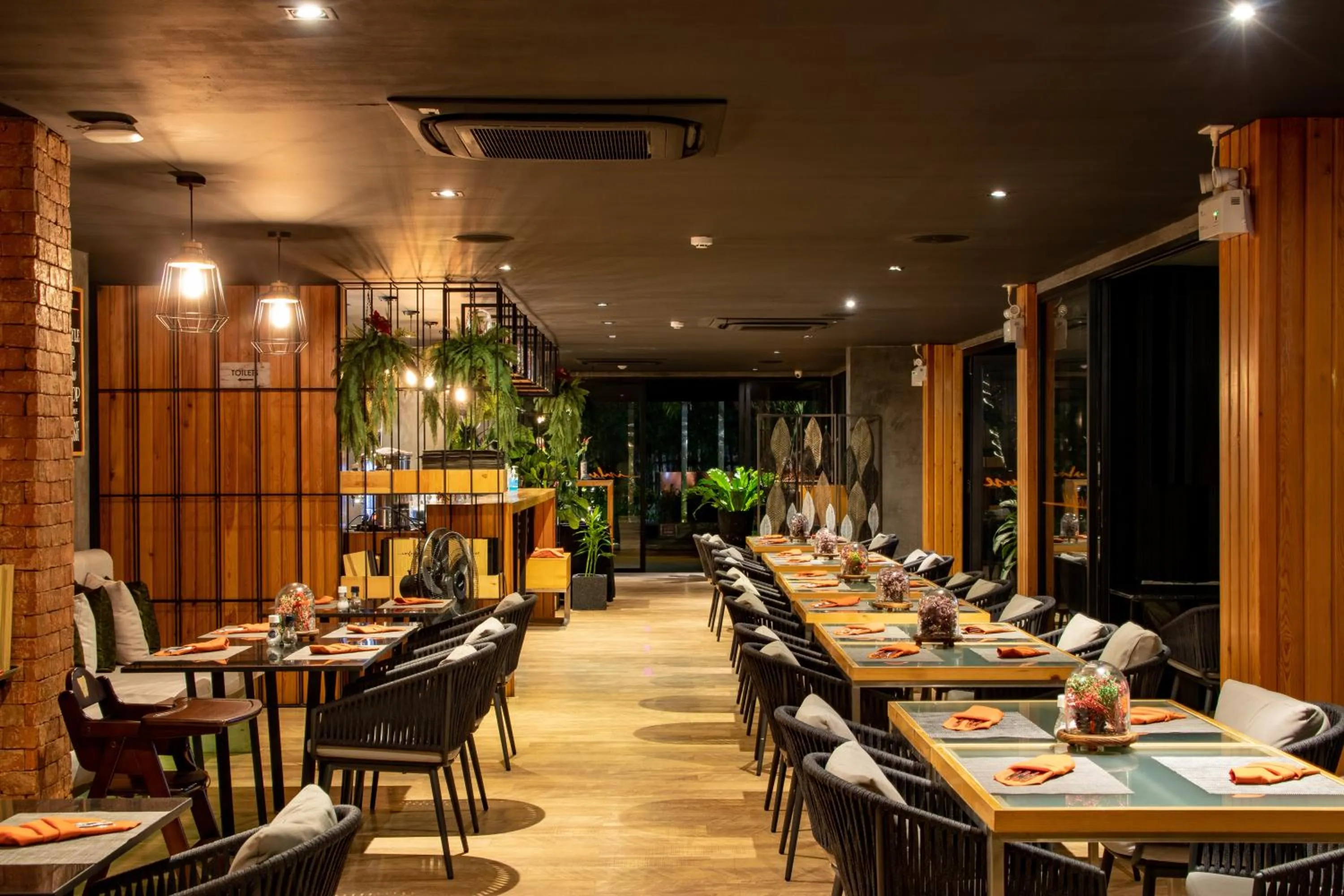 Restaurant/places to eat in Diamond Resort Phuket Official Account