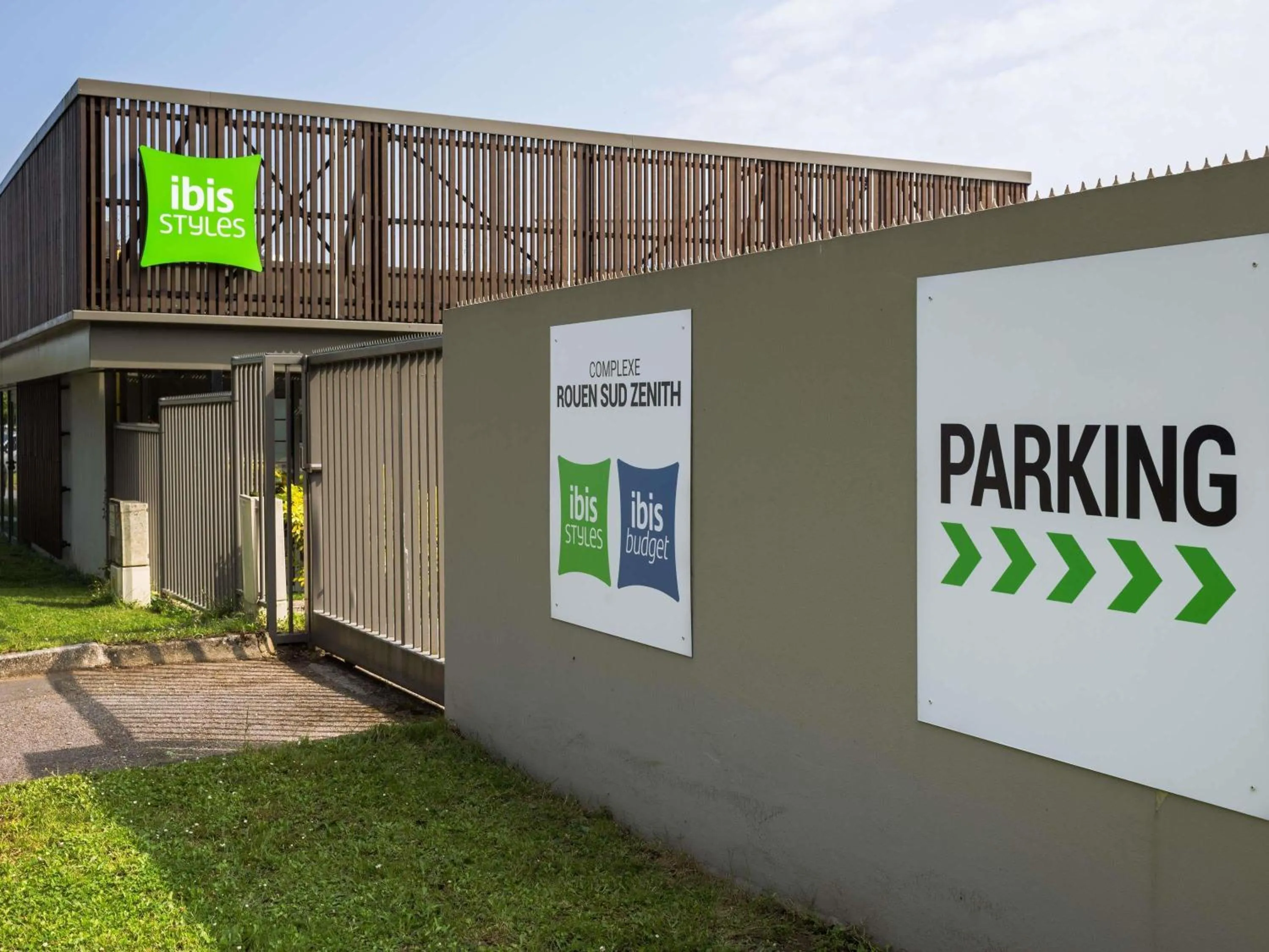 Property building in IBIS STYLES Rouen Parc Expos Zenith