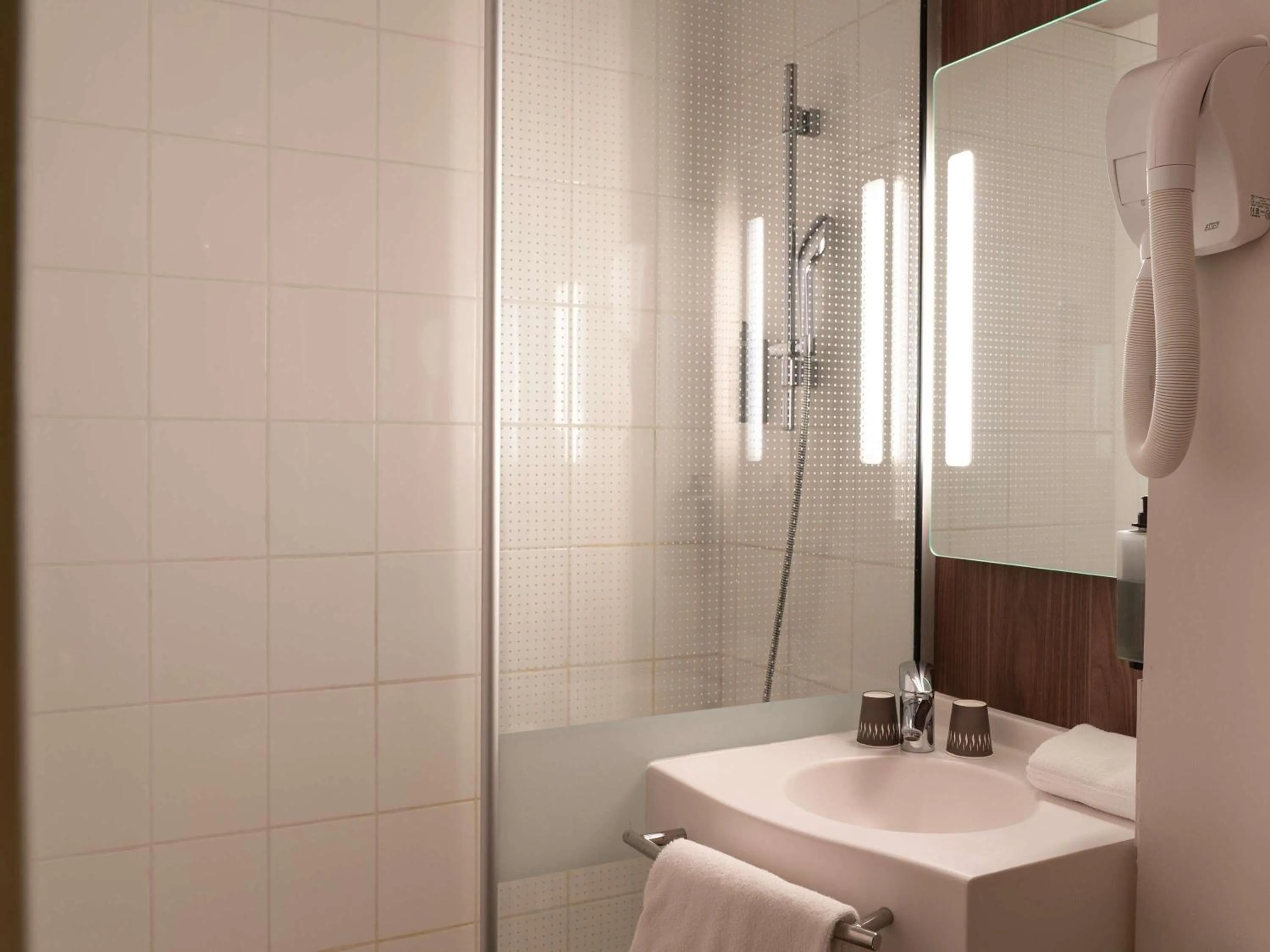 Bedroom in IBIS STYLES Rouen Parc Expos Zenith