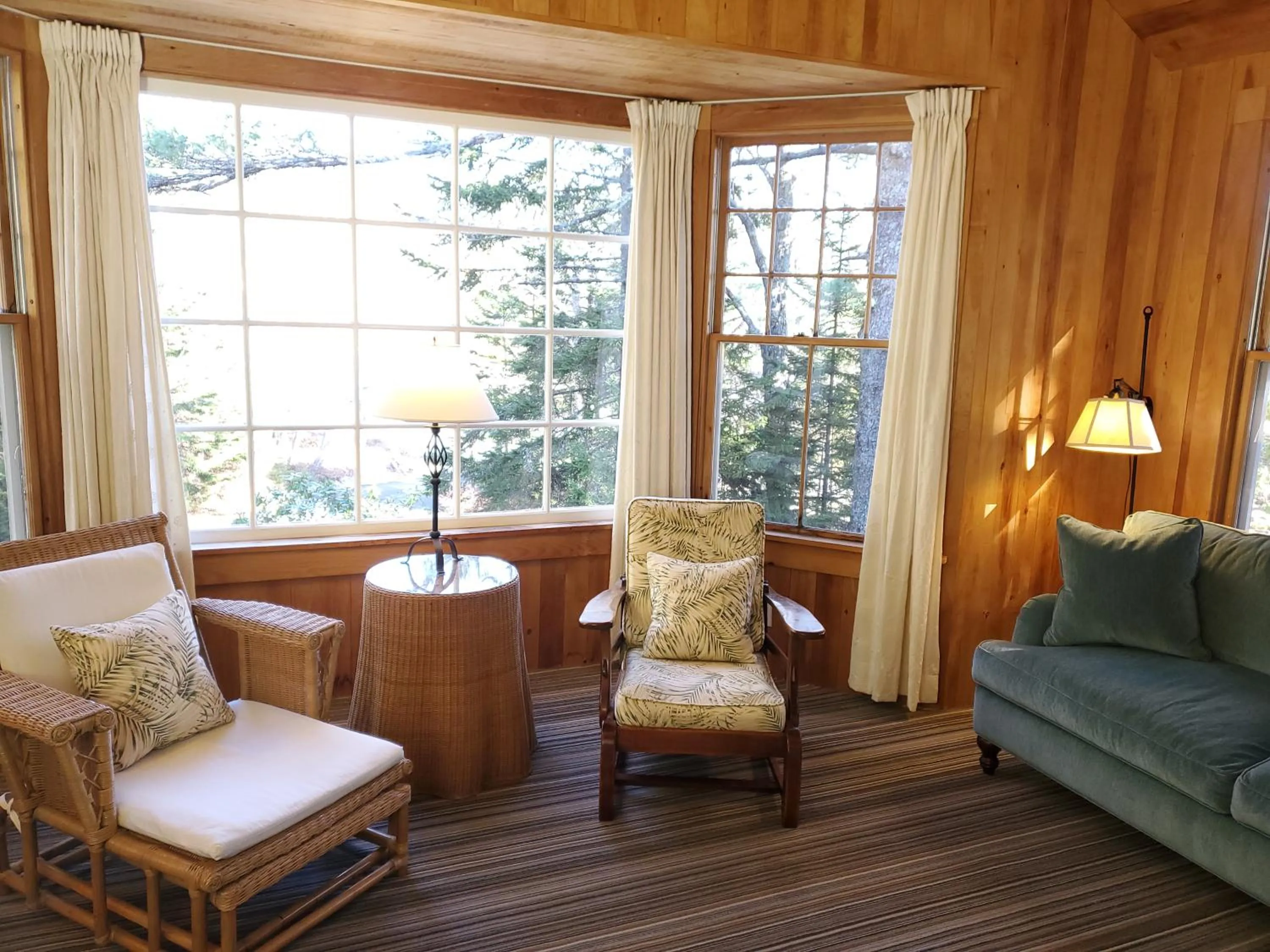 Living room in Harbourside Inn