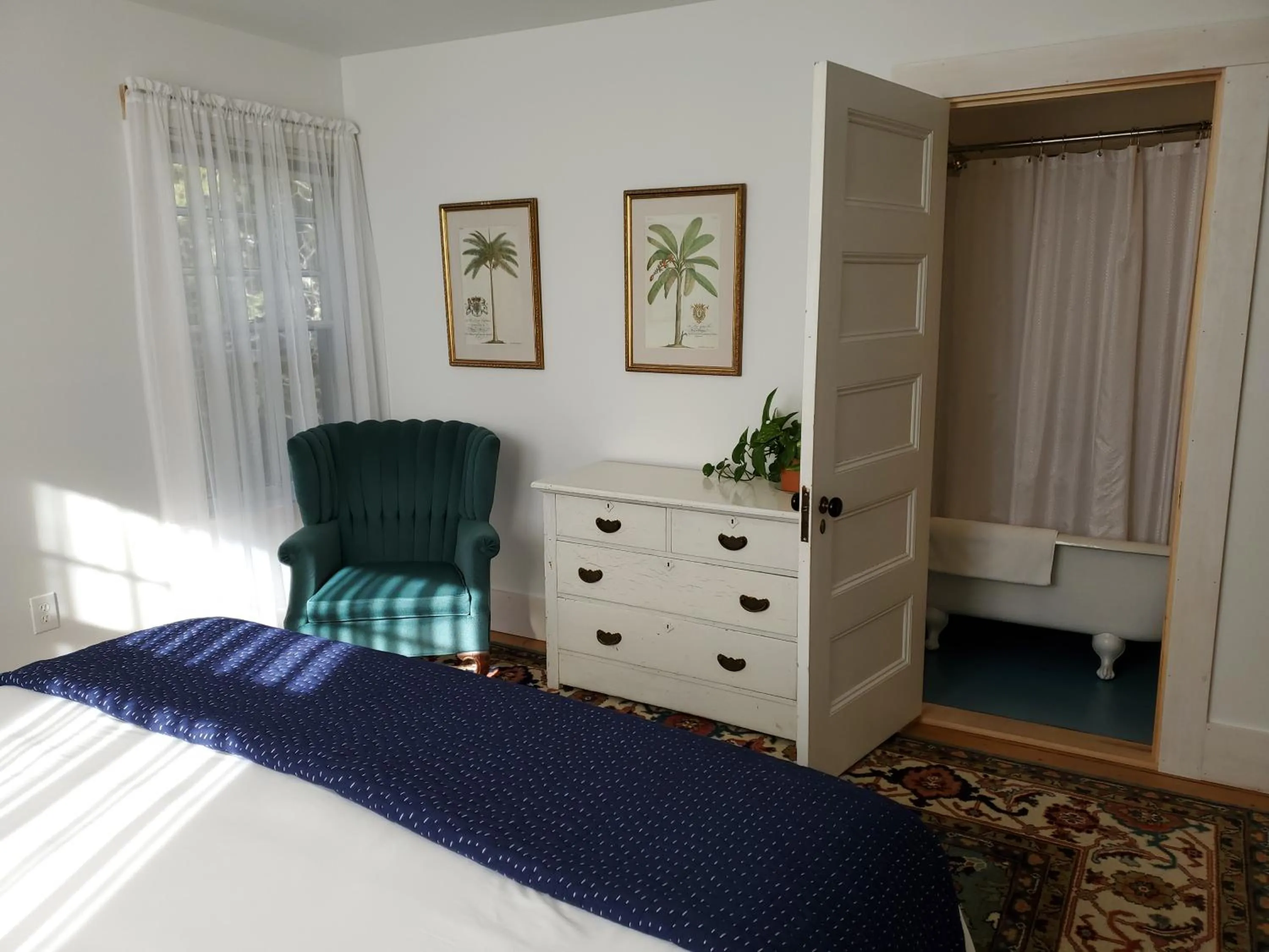 Bathroom, Bed in Harbourside Inn