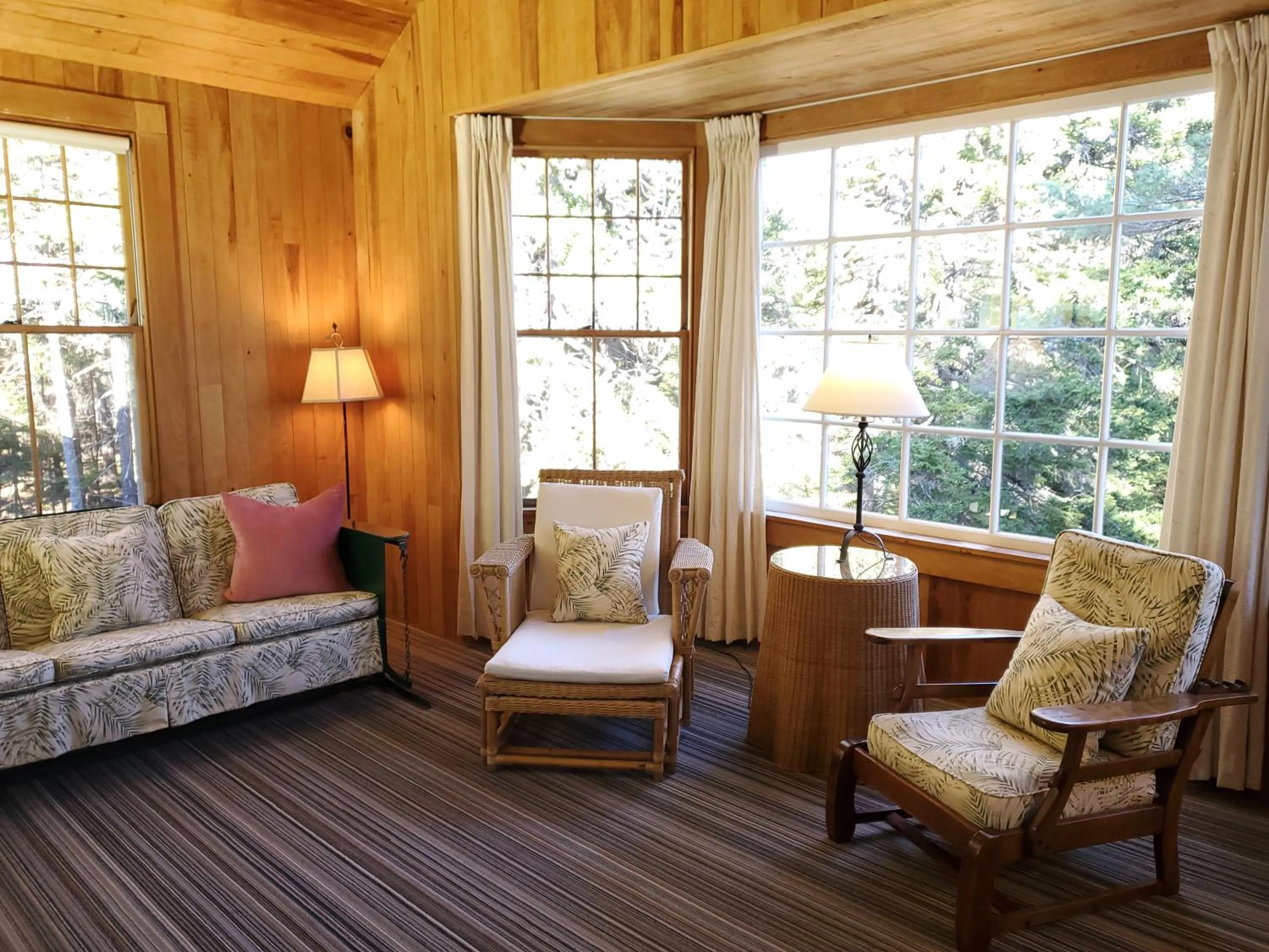 Living room in Harbourside Inn