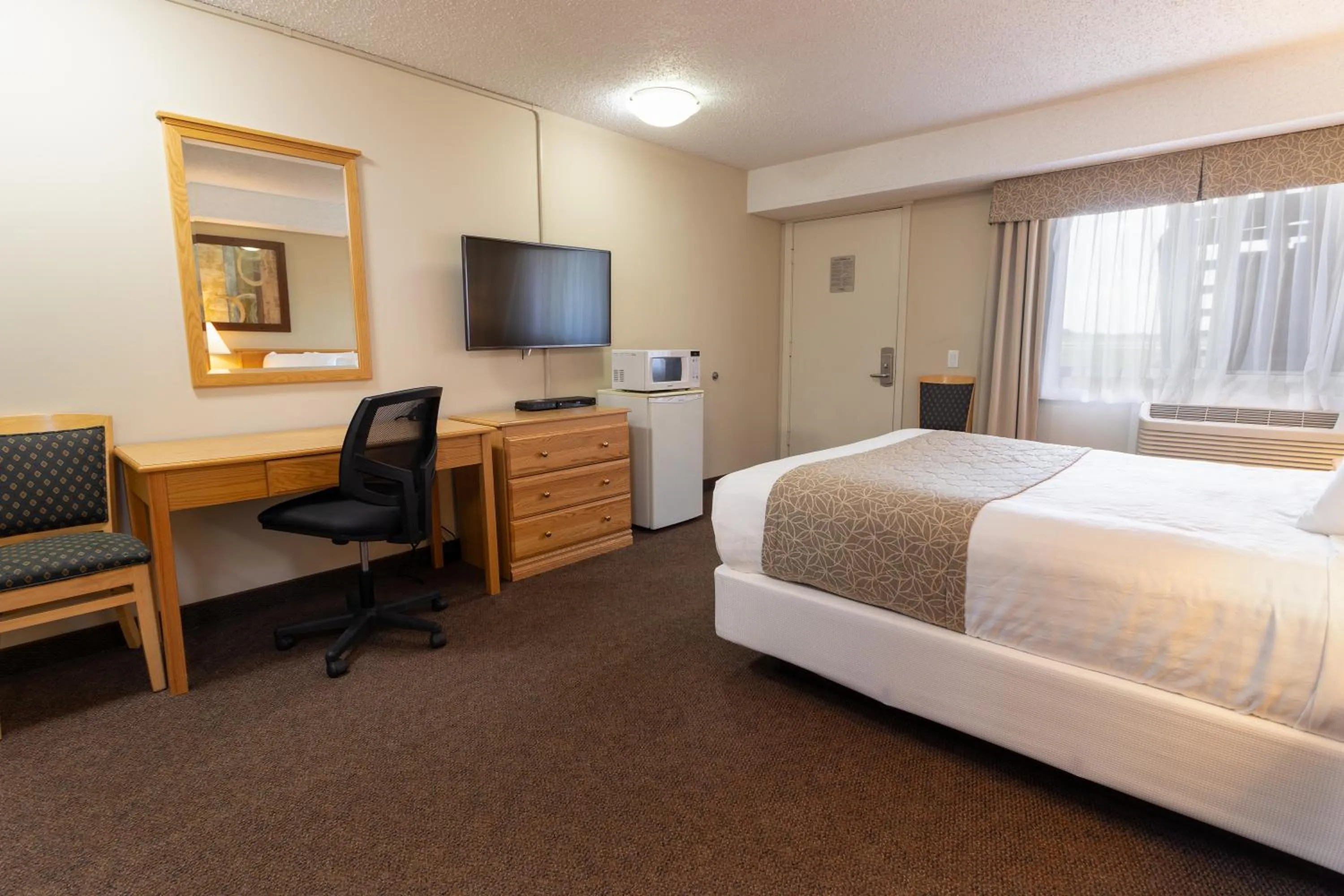 Bed in BCMInns - Lloydminster