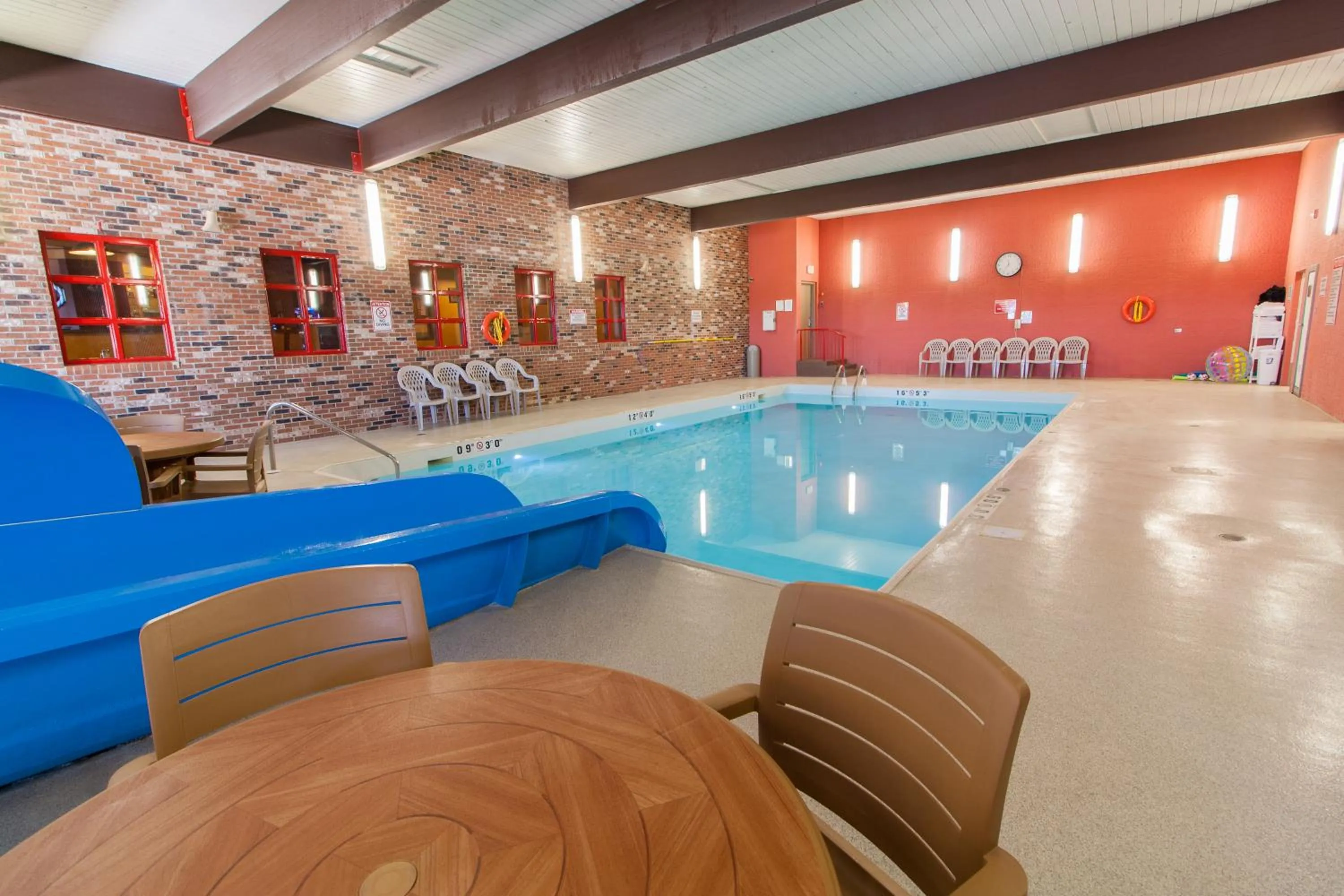 Swimming pool in BCMInns - Lloydminster