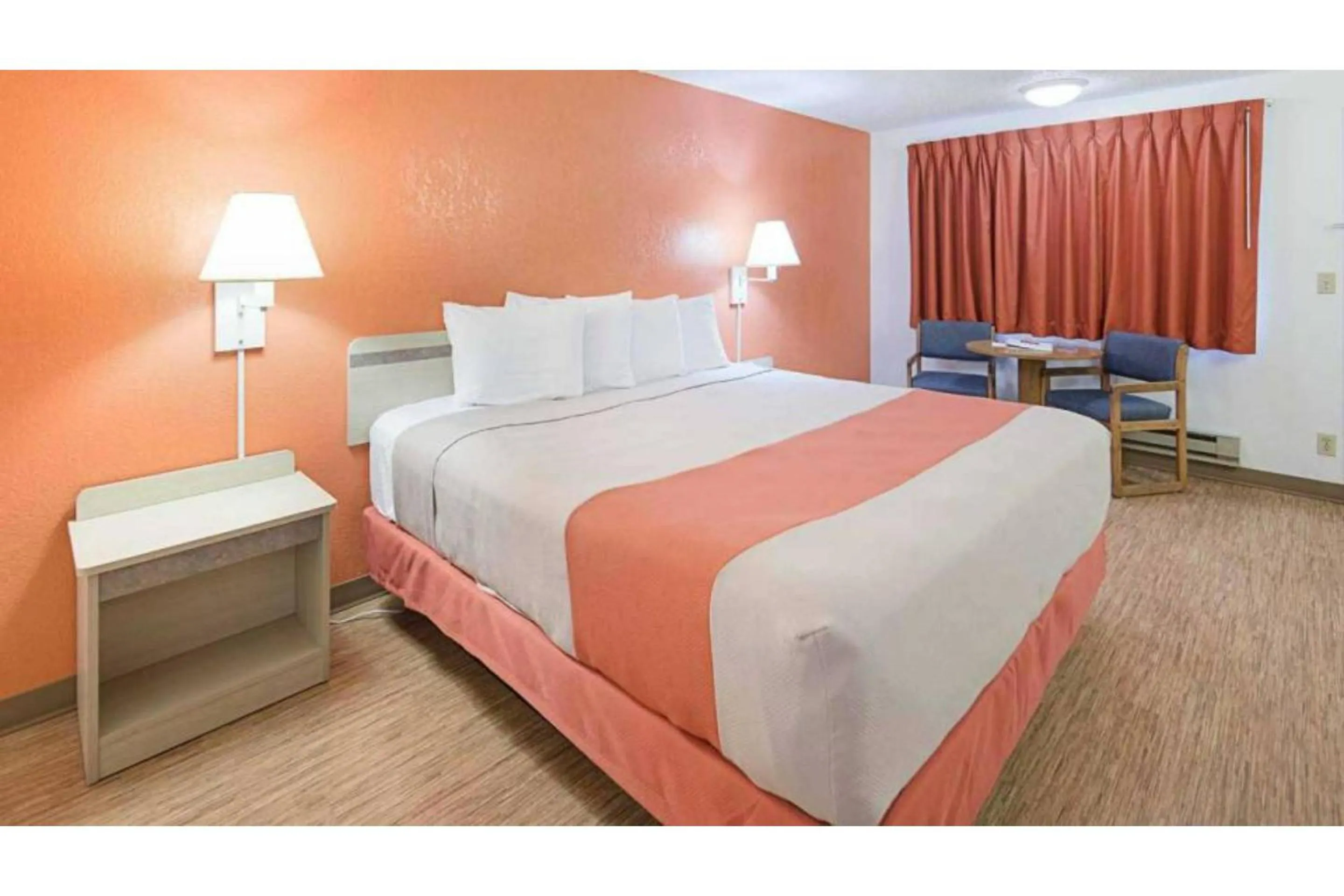 Bedroom, Bed in Motel 6 Gold Beach