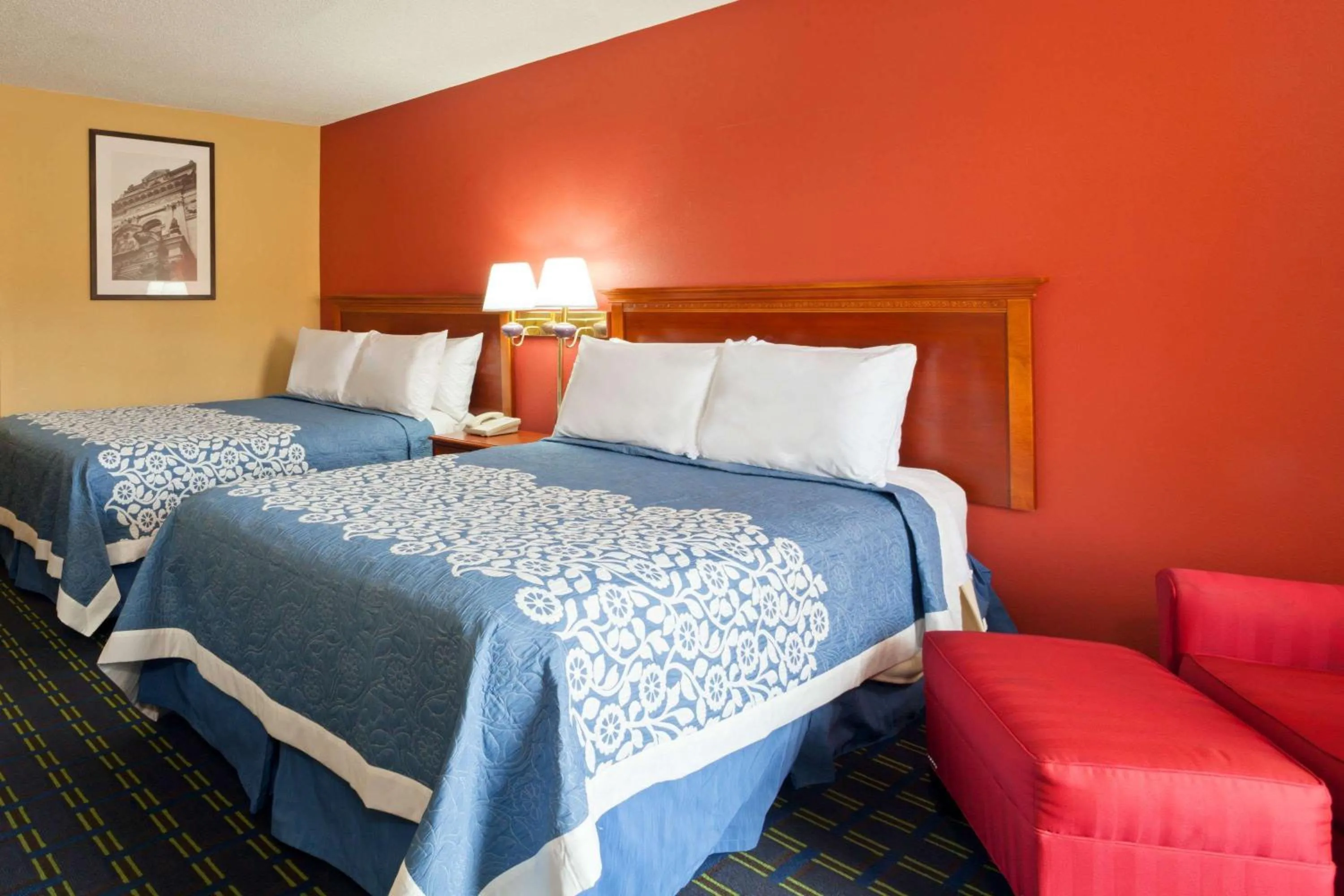 Photo of the whole room, Bed in Days Inn by Wyndham Memphis - I40 and Sycamore View