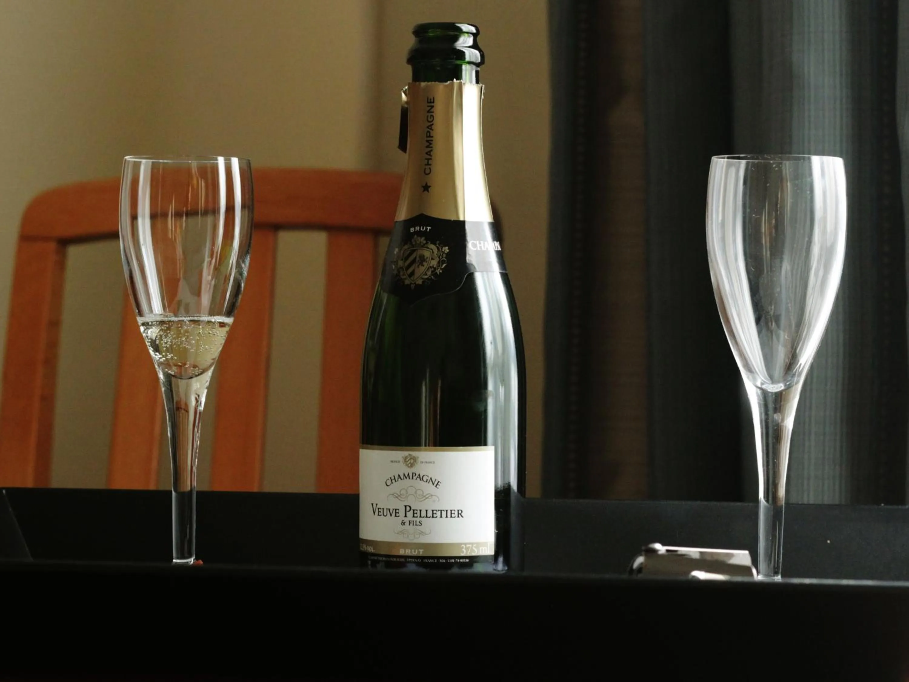 Alcoholic drinks in Hôtel Crystal Reims Centre